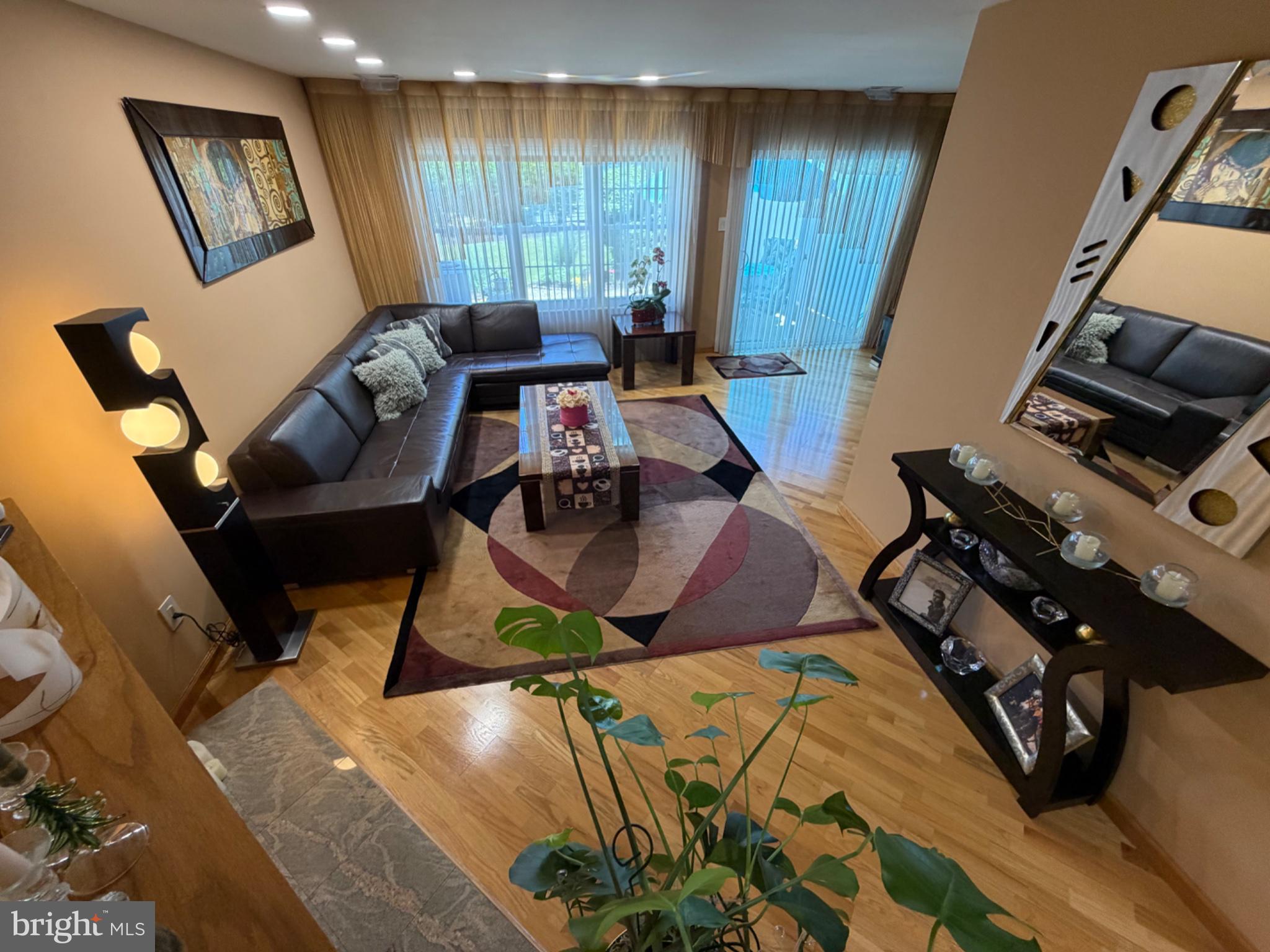 BROOKSTONE - Residential