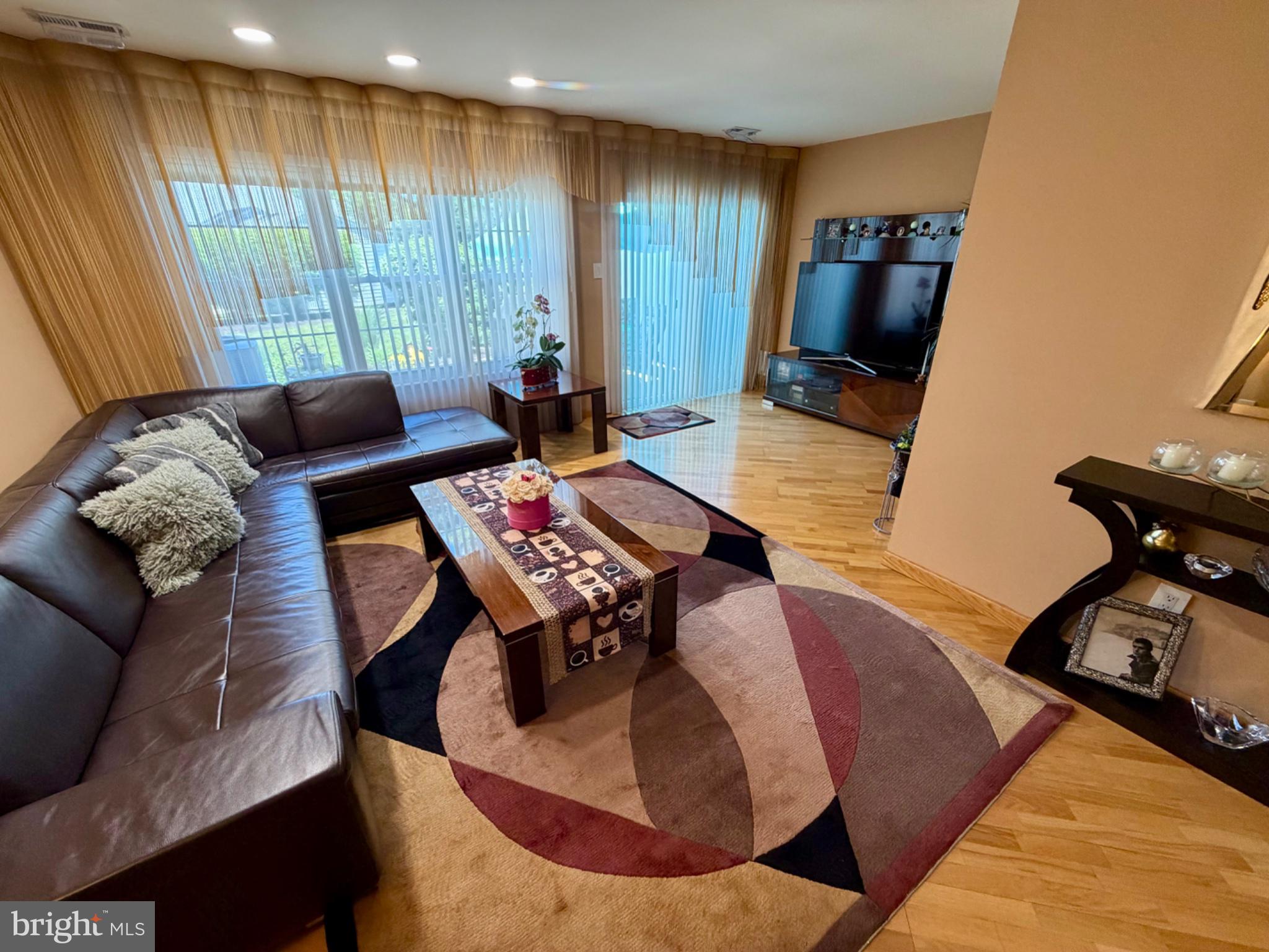 BROOKSTONE - Residential