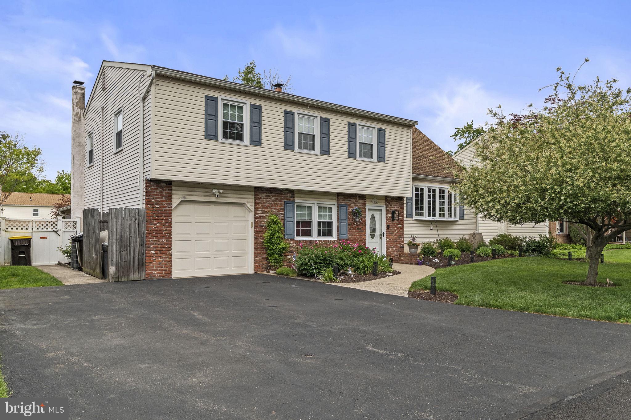 WARRINGTON VIL - Residential