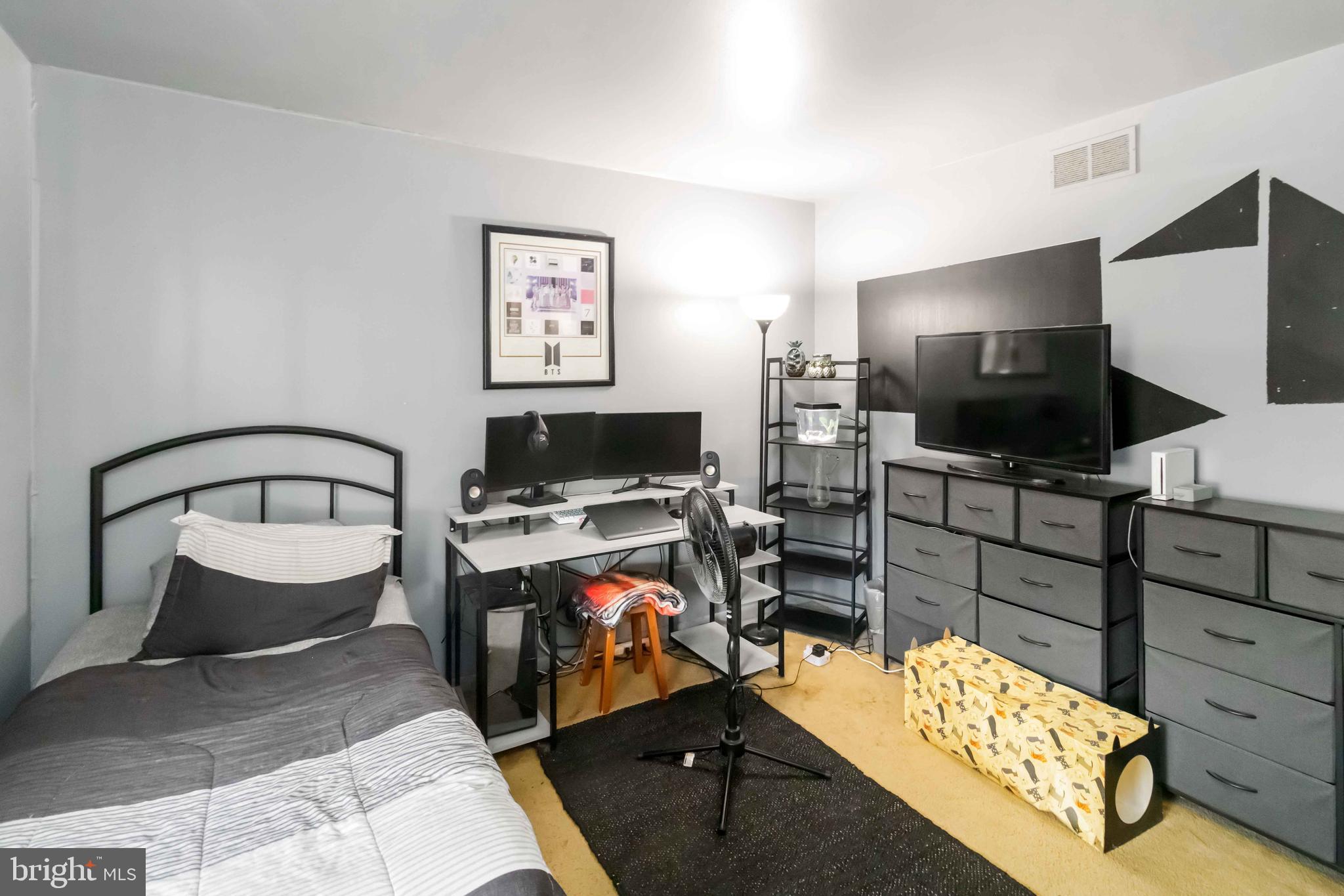 LEXINGTON WOODS - Residential