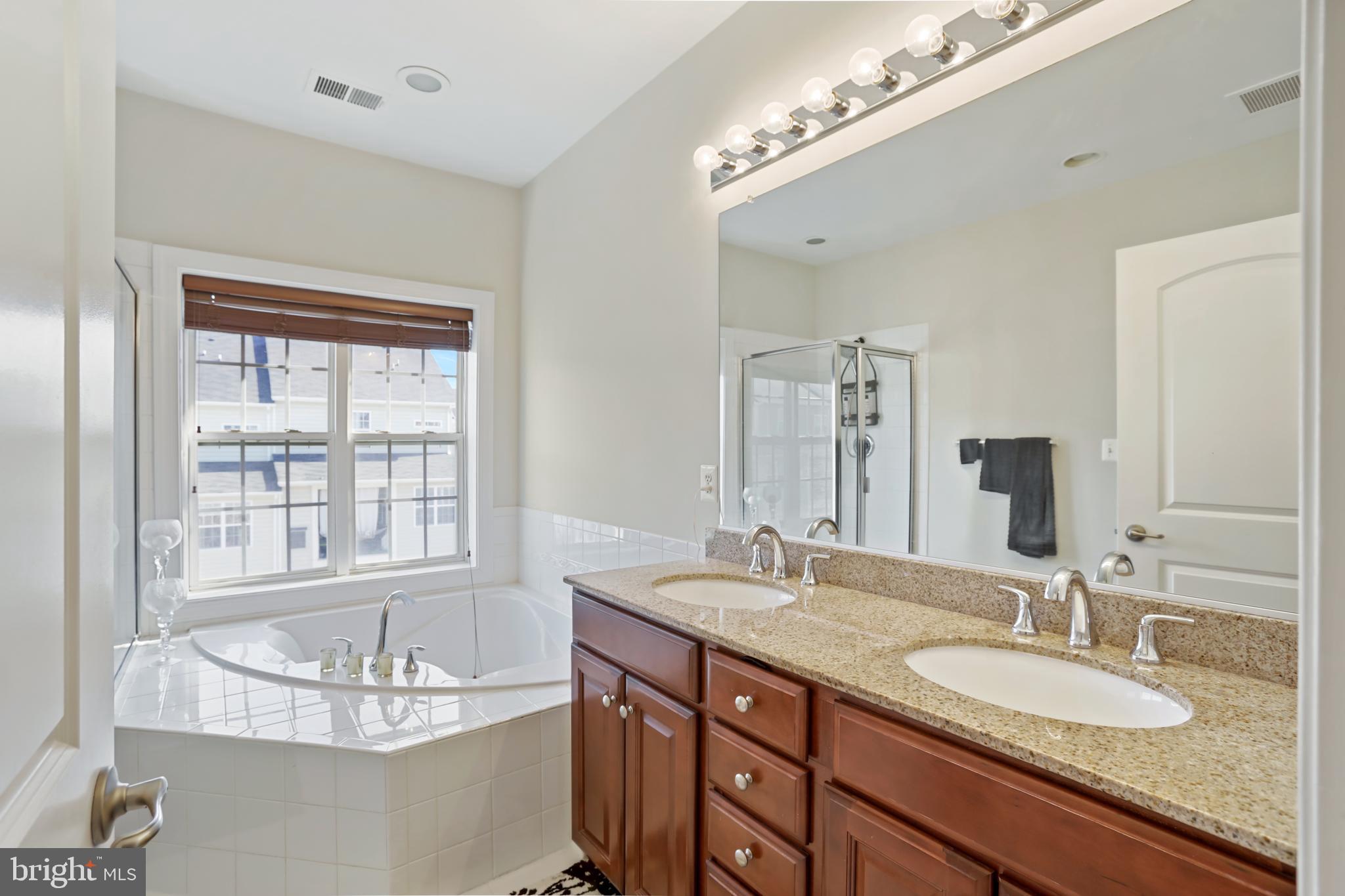 POTOMAC CLUB CONDOMINIUMS - Residential