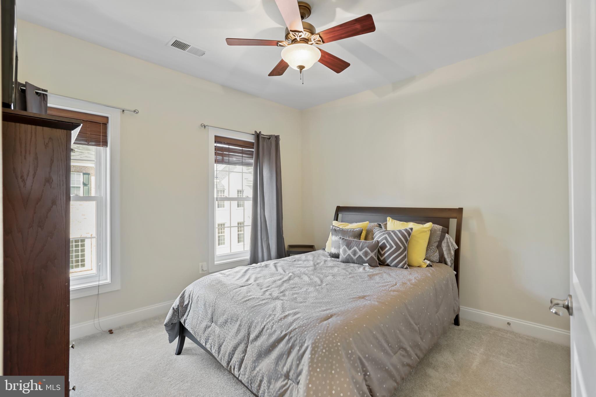 POTOMAC CLUB CONDOMINIUMS - Residential