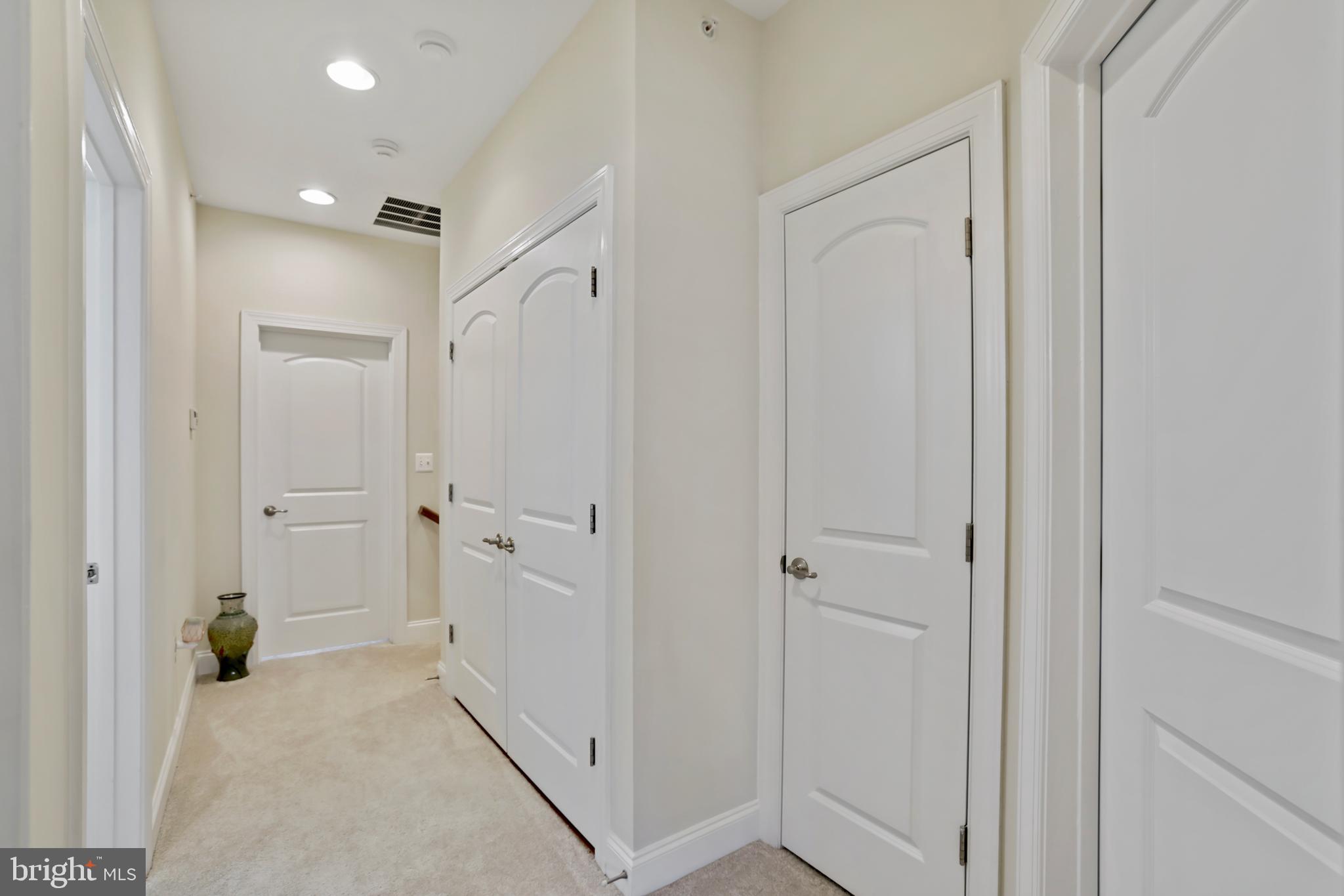 POTOMAC CLUB CONDOMINIUMS - Residential