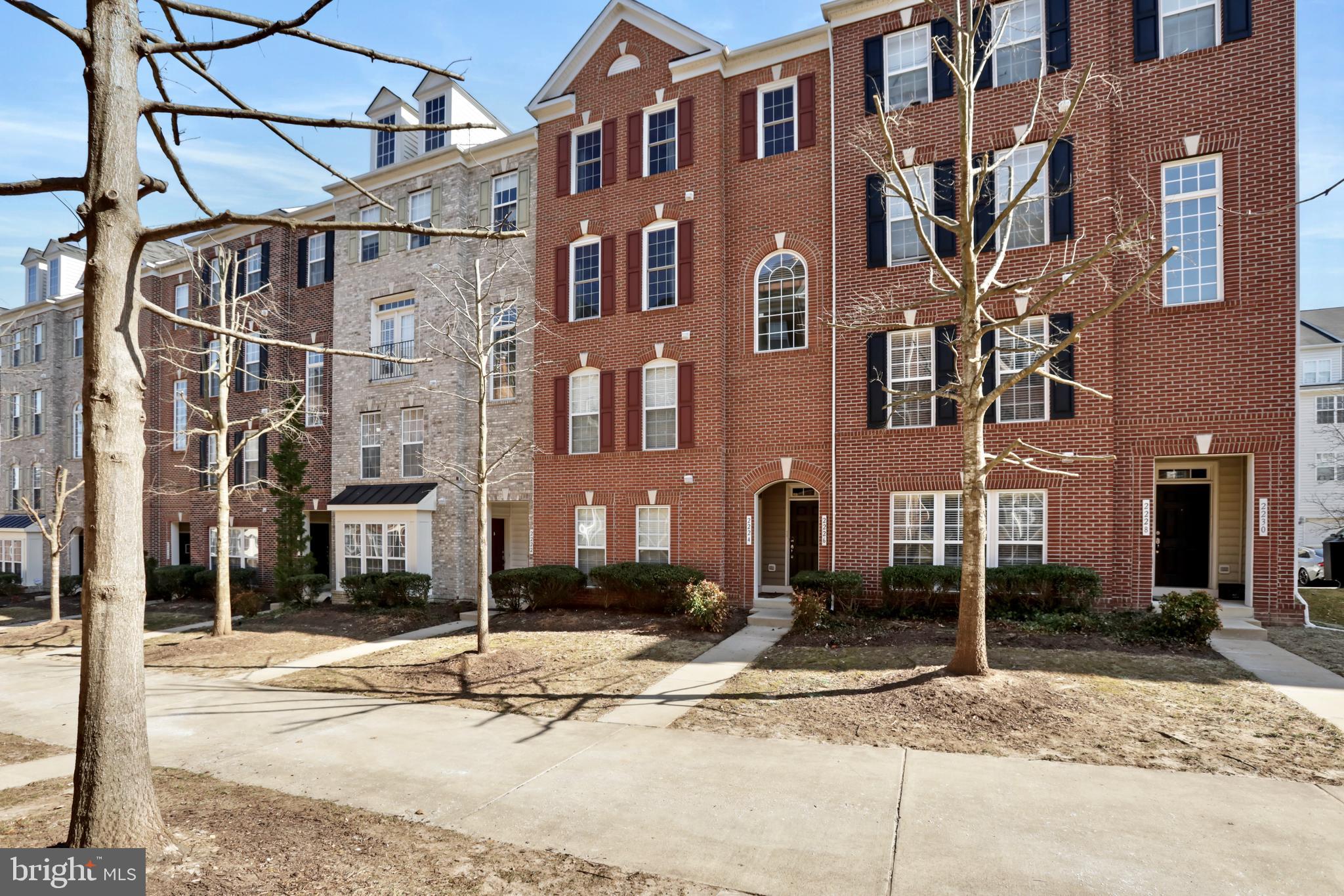 POTOMAC CLUB CONDOMINIUMS - Residential