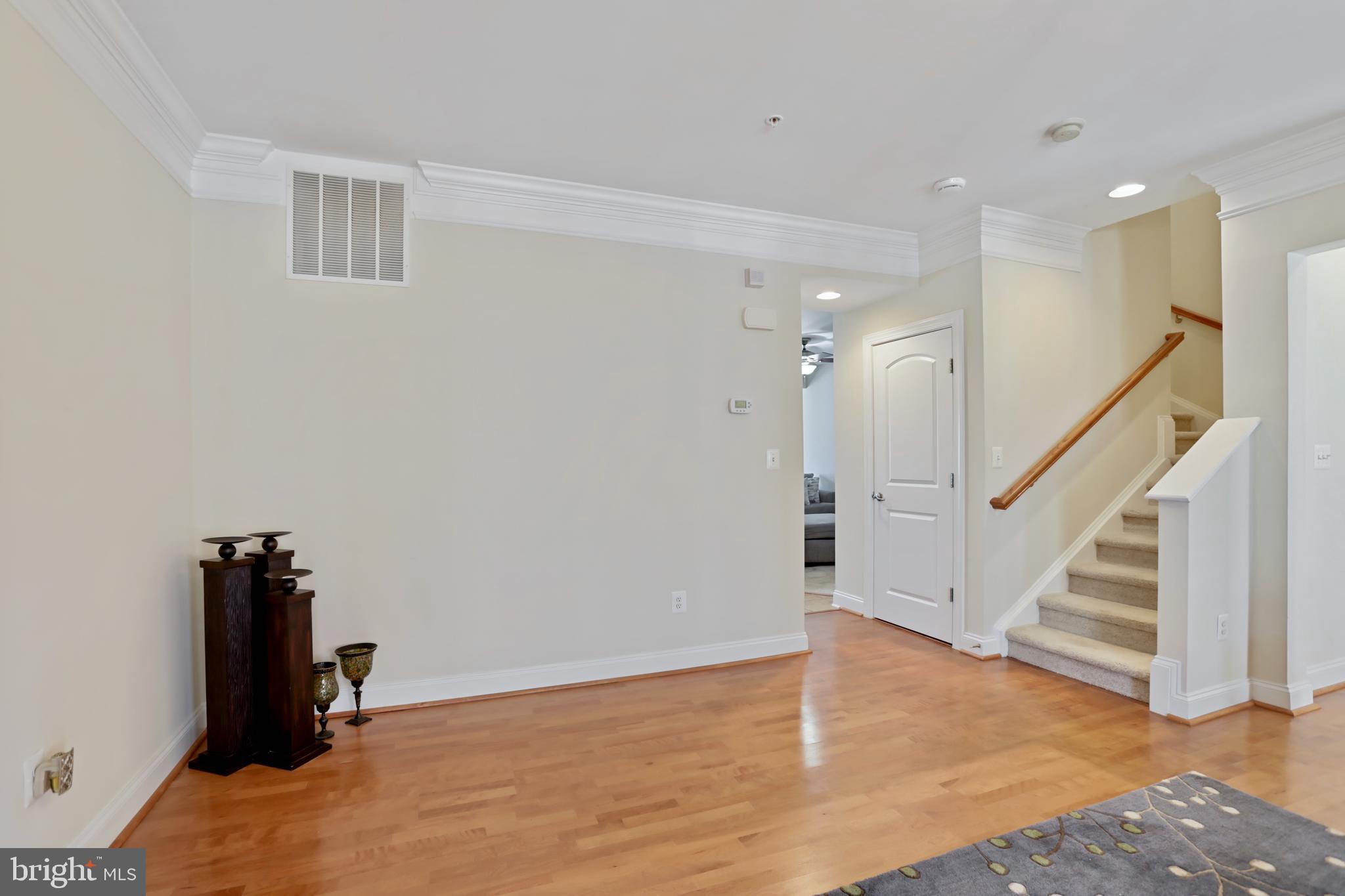 POTOMAC CLUB CONDOMINIUMS - Residential