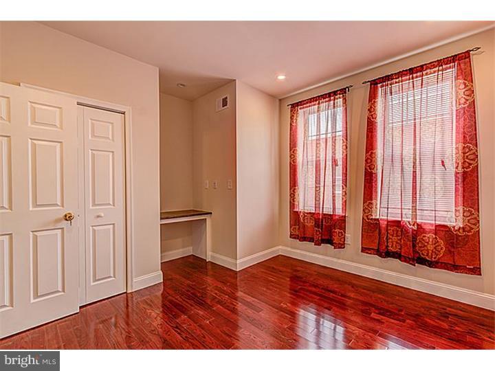 POINT BREEZE - Residential