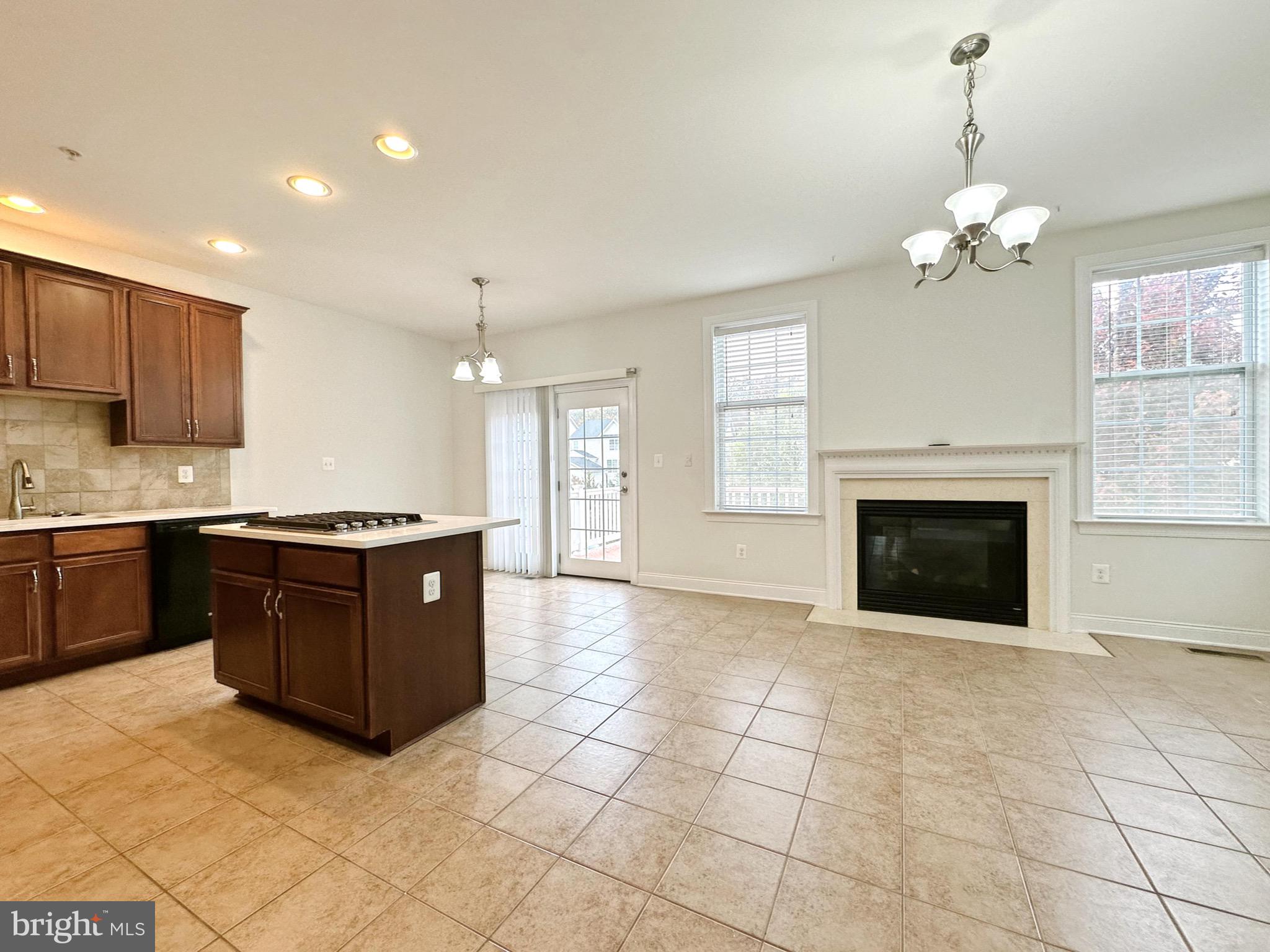 PIEDMONT CROSSING - Residential