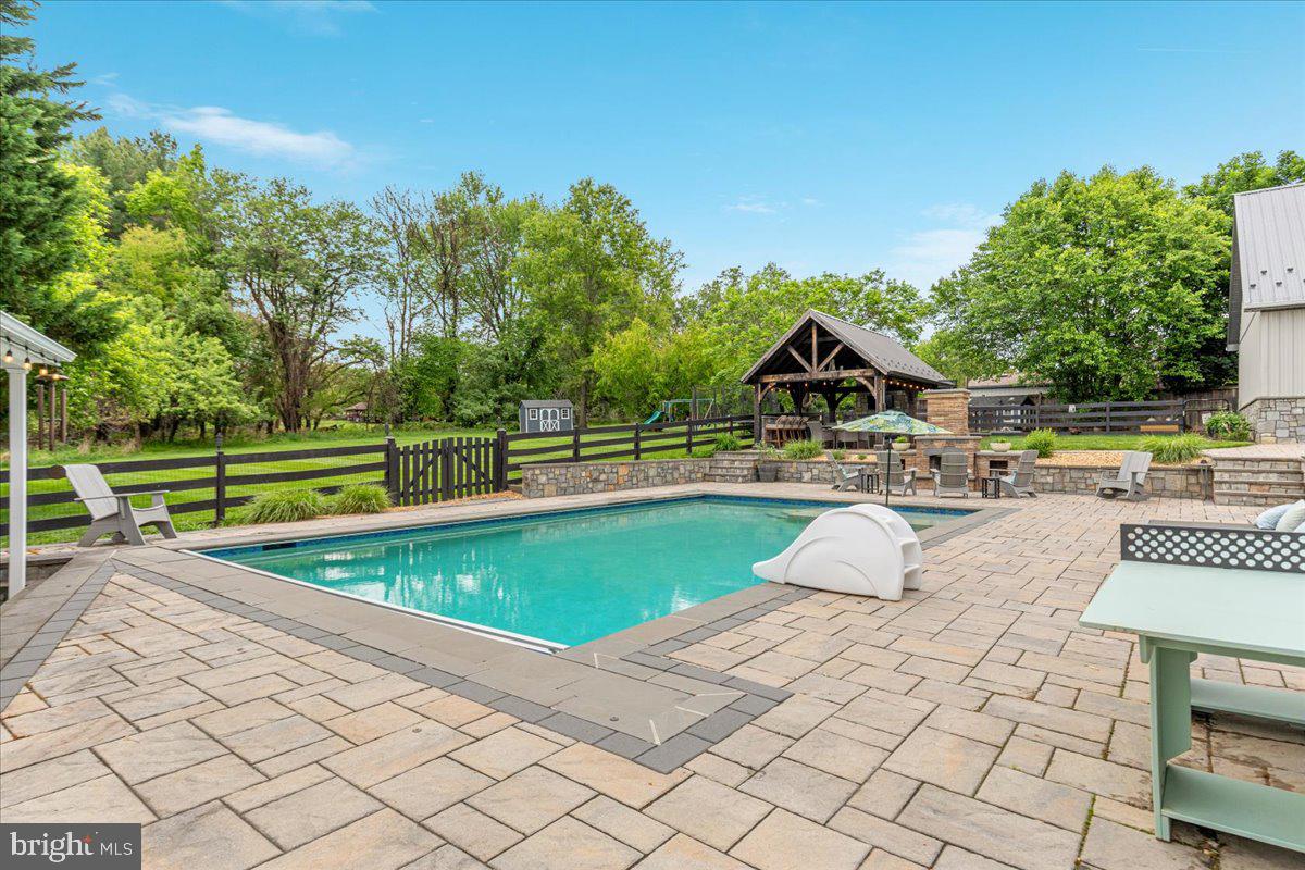 TELEGRAPH SPRING - Residential