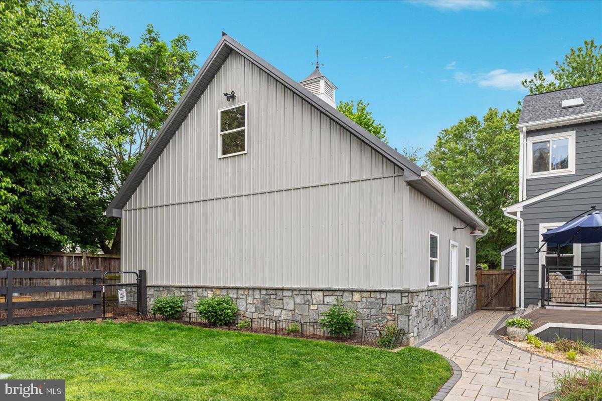 TELEGRAPH SPRING - Residential