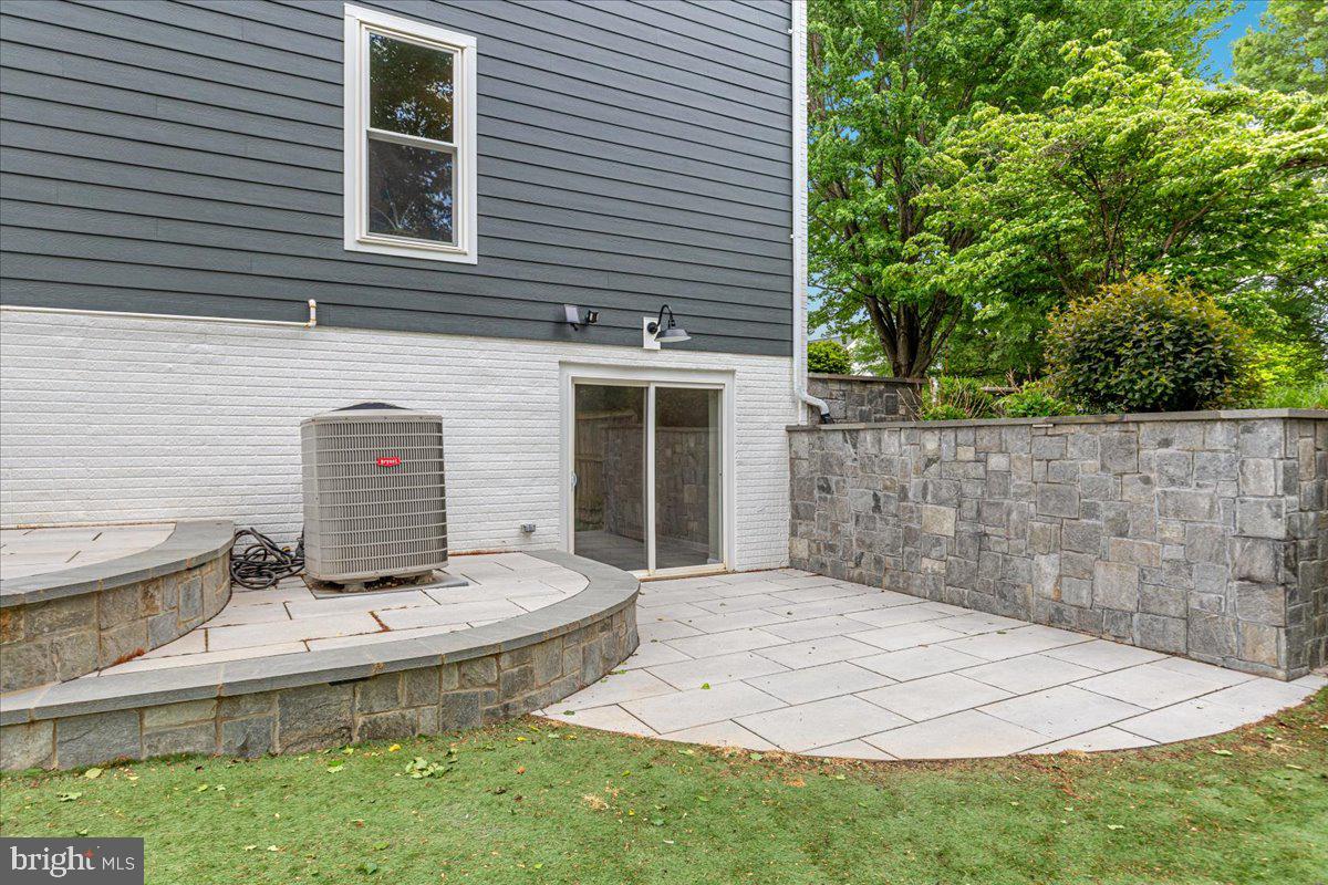 TELEGRAPH SPRING - Residential