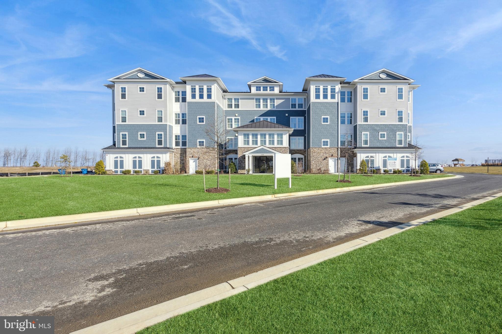 FOUR SEASONS AT KENT ISLAND - Residential