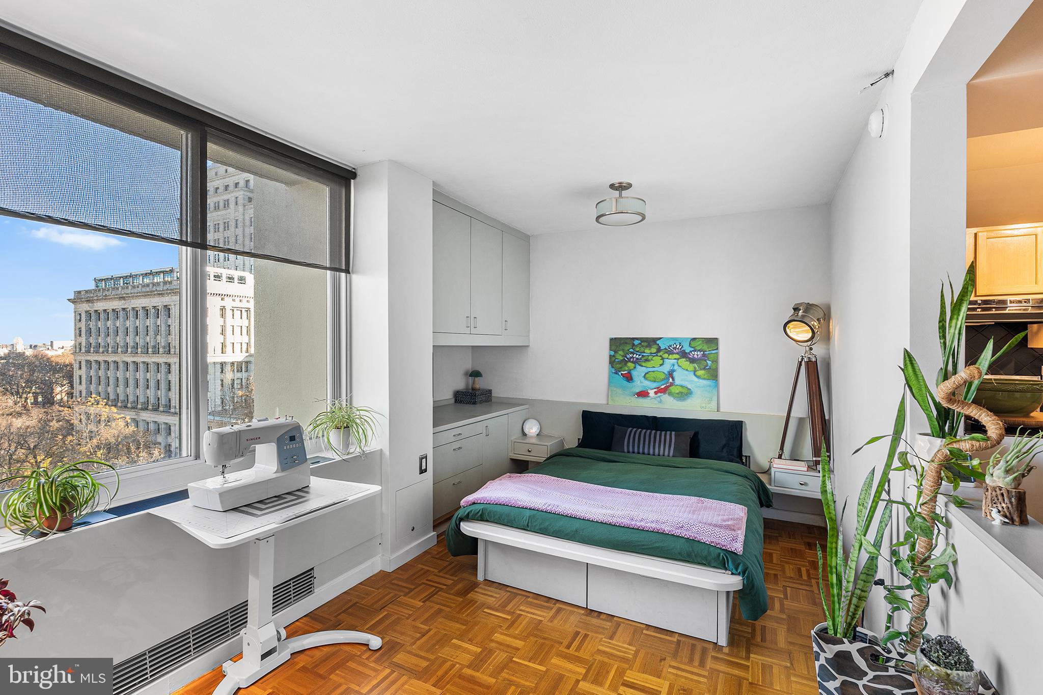 WASHINGTON SQ - Residential