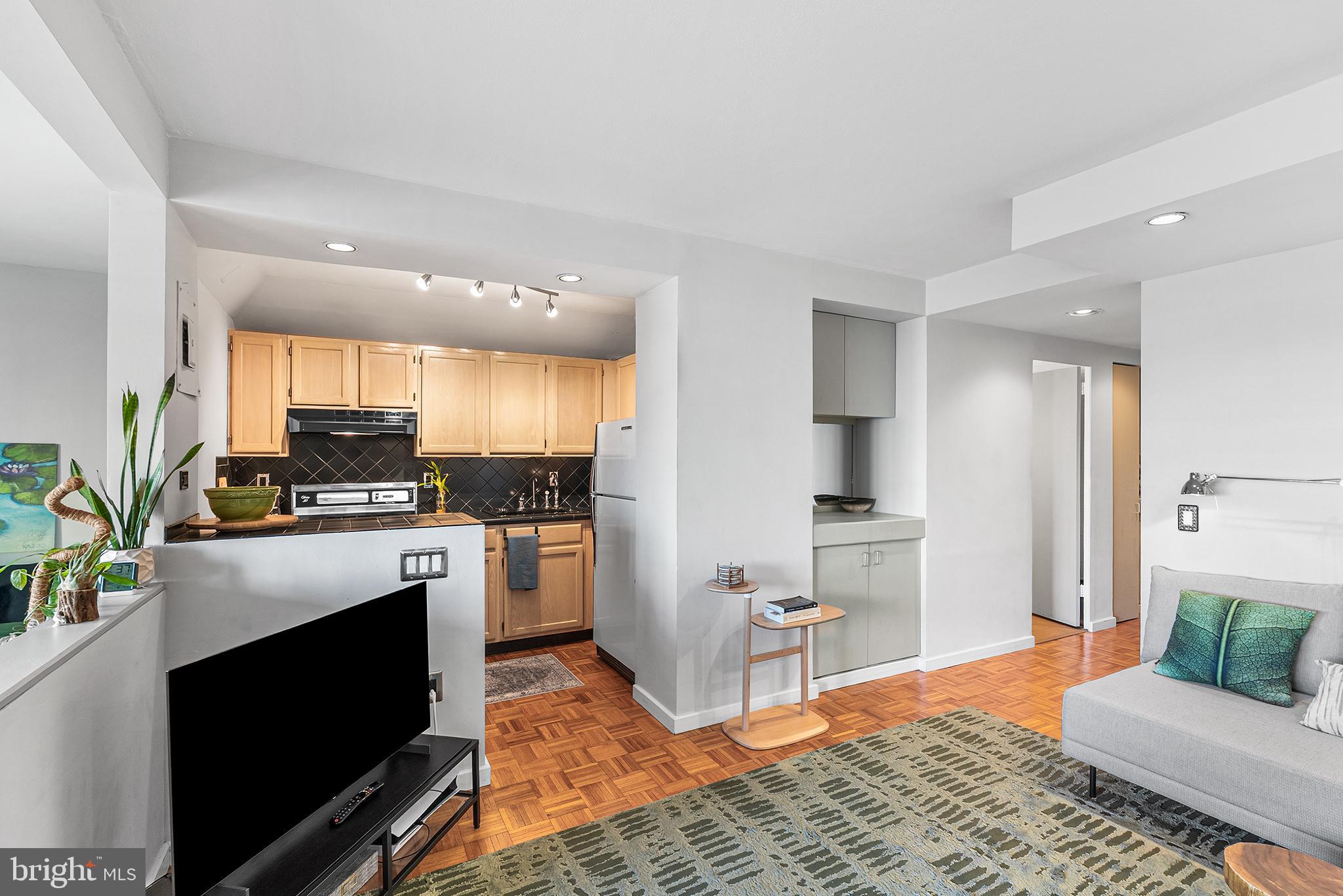 WASHINGTON SQ - Residential