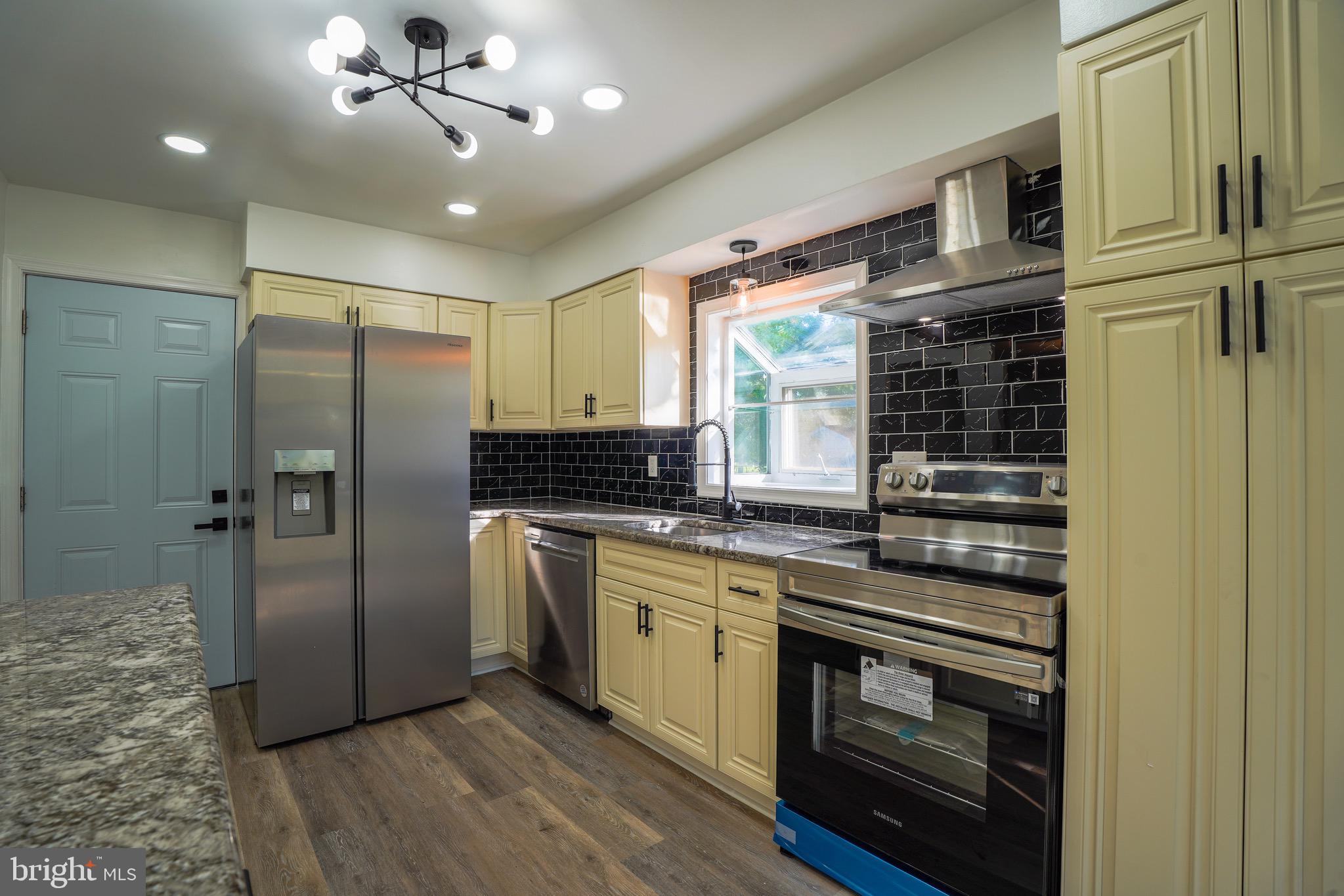 HERITAGE WOODS EST - Residential