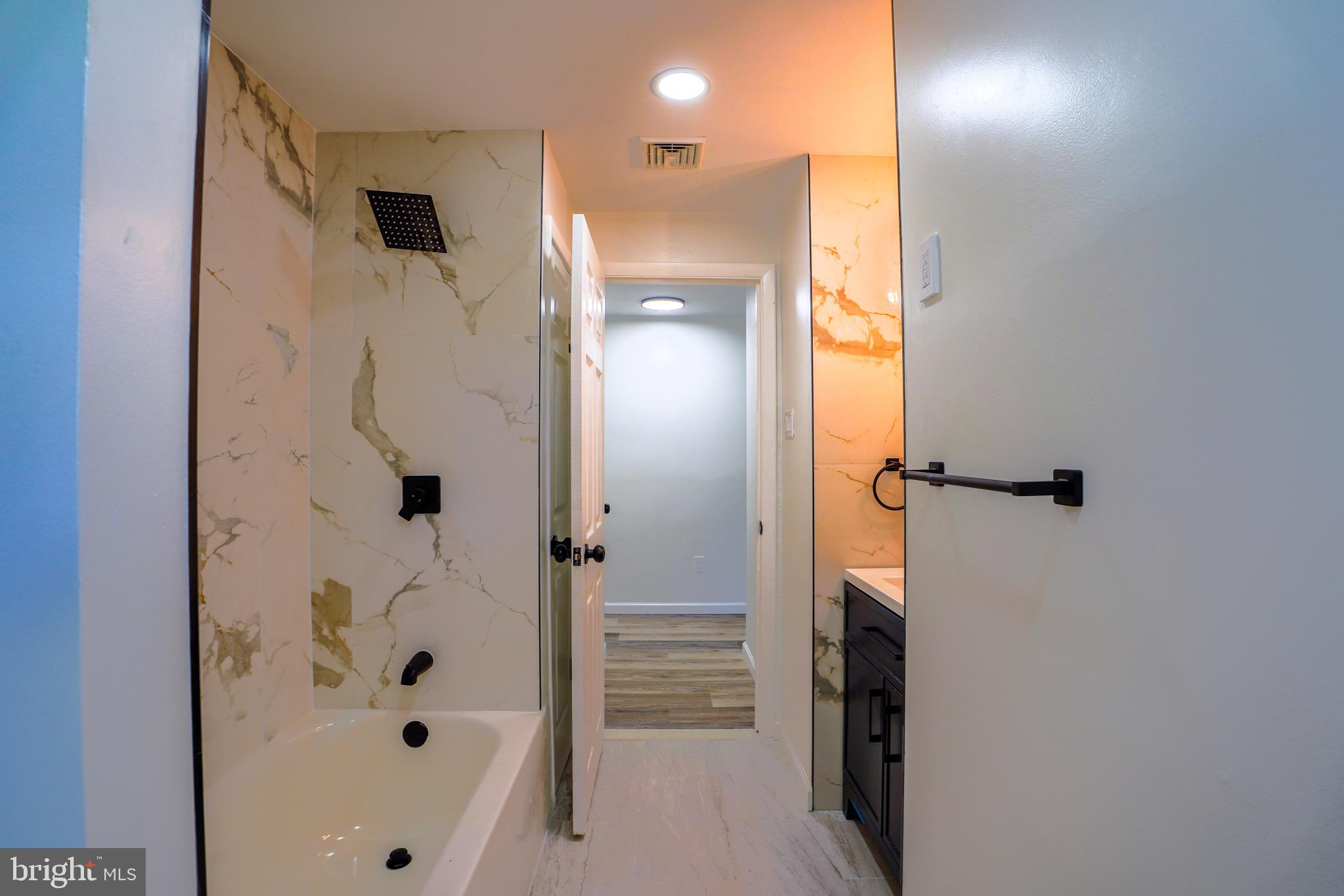 HERITAGE WOODS EST - Residential