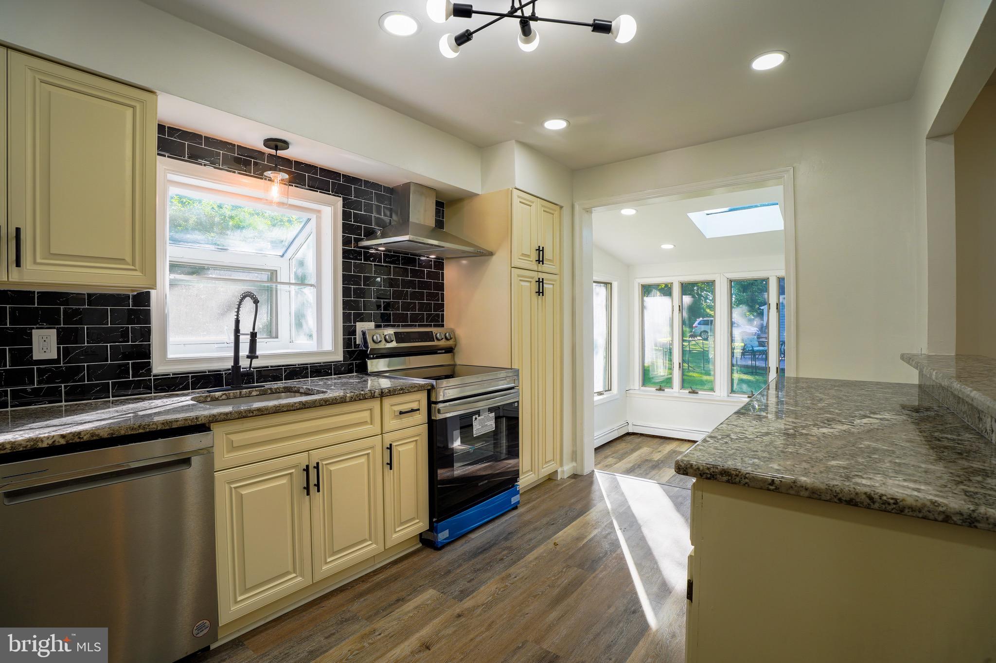 HERITAGE WOODS EST - Residential