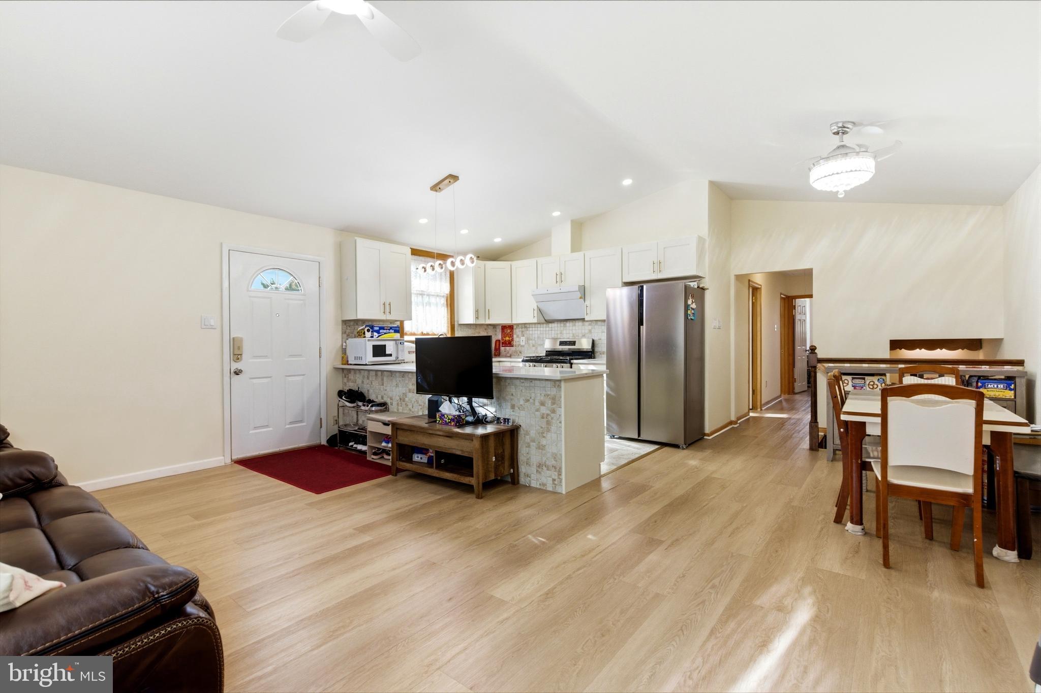 BUSTLETON - Residential