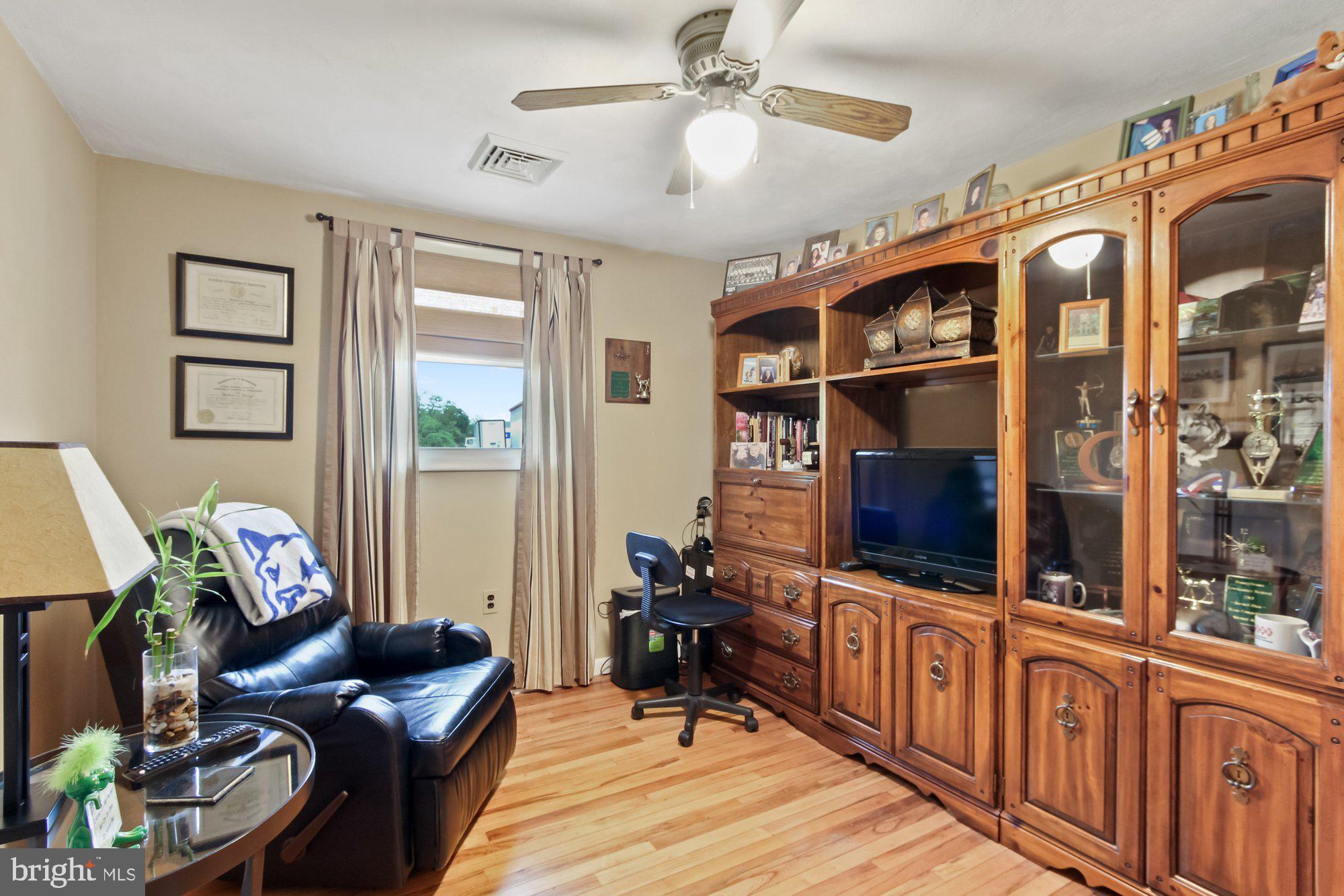 EAST MANCHESTER TWP. - Residential