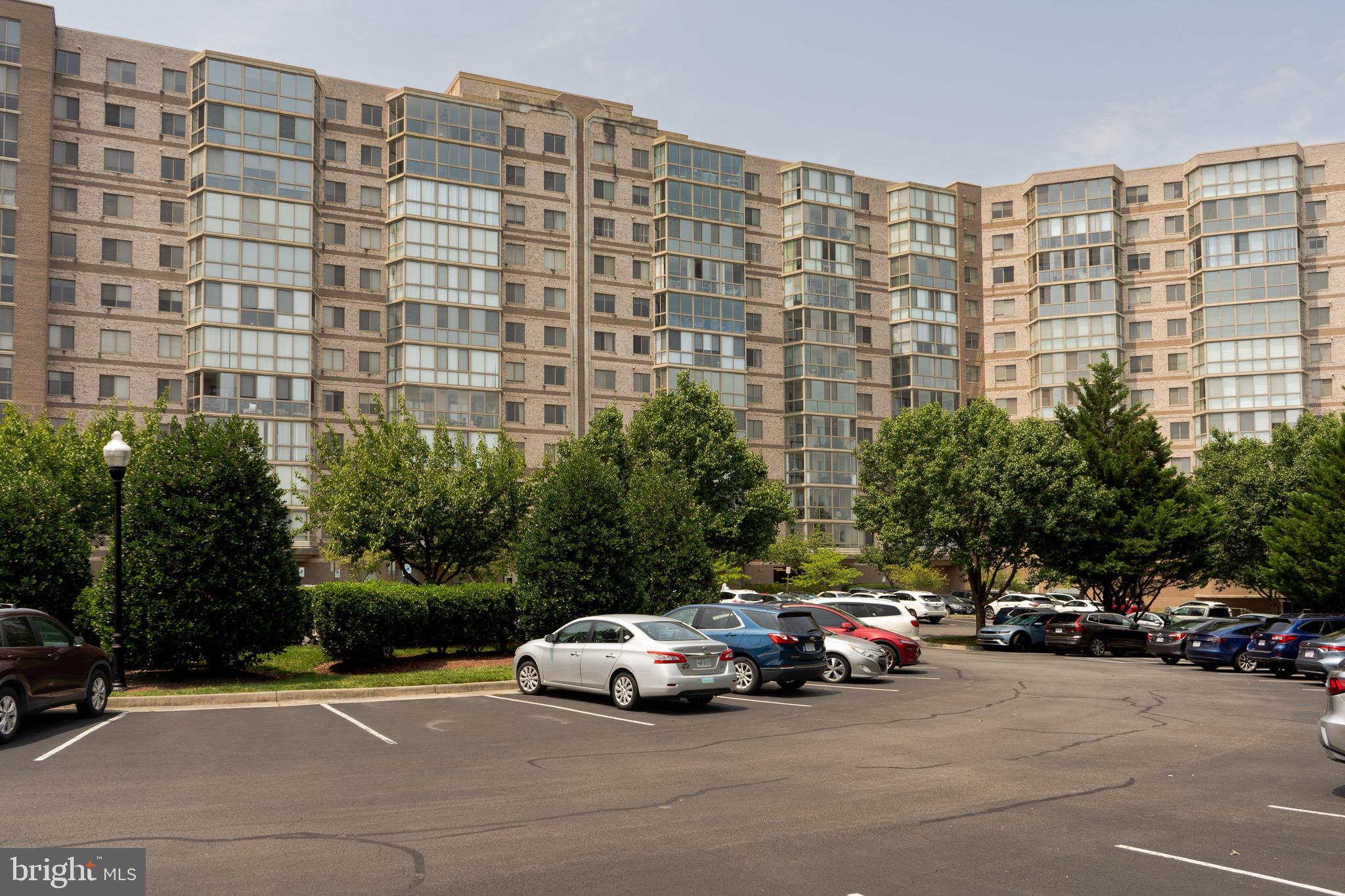 RIVERVIEW AT LANSDOWNE WOODS - Residential