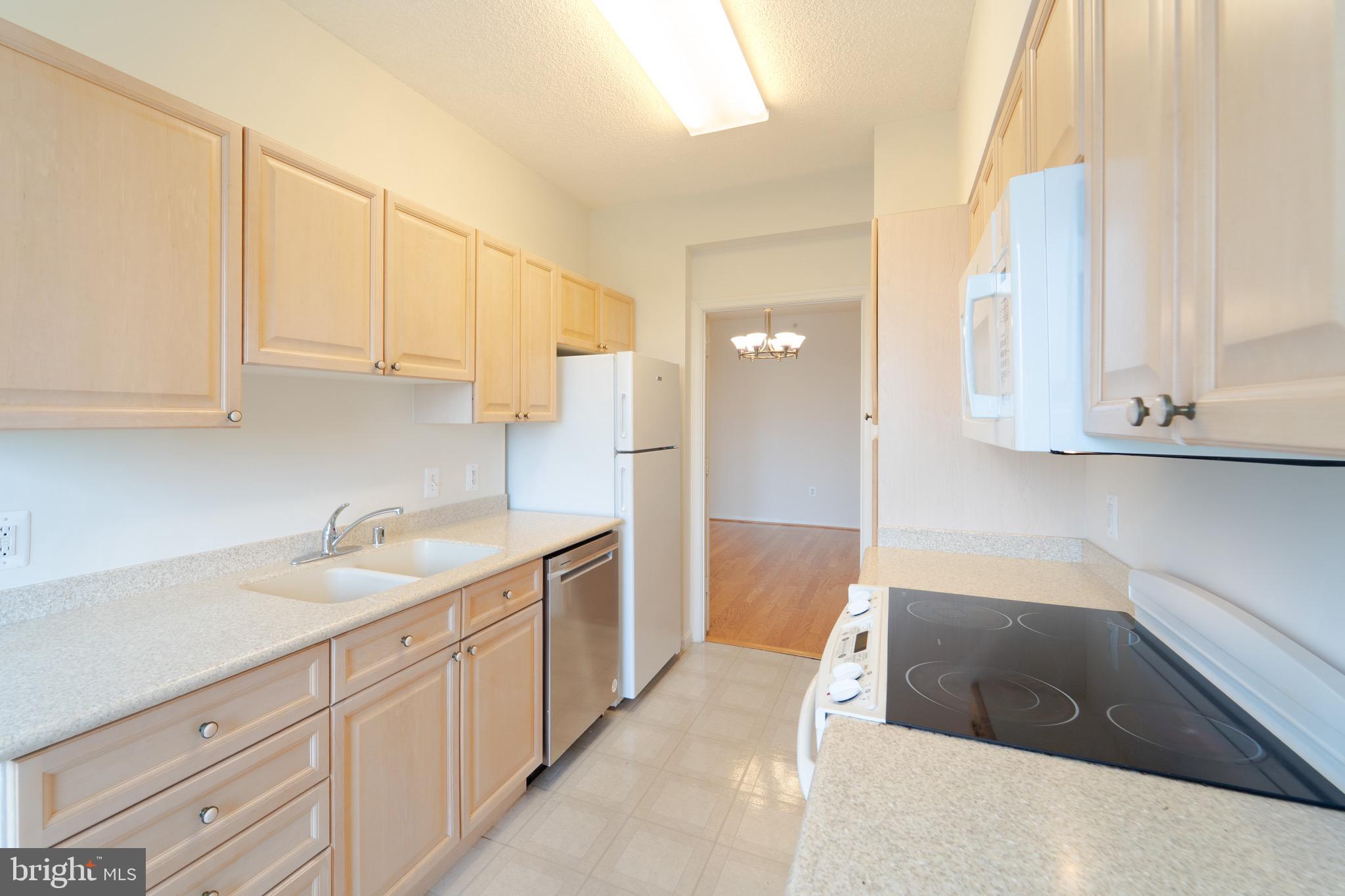 RIVERVIEW AT LANSDOWNE WOODS - Residential