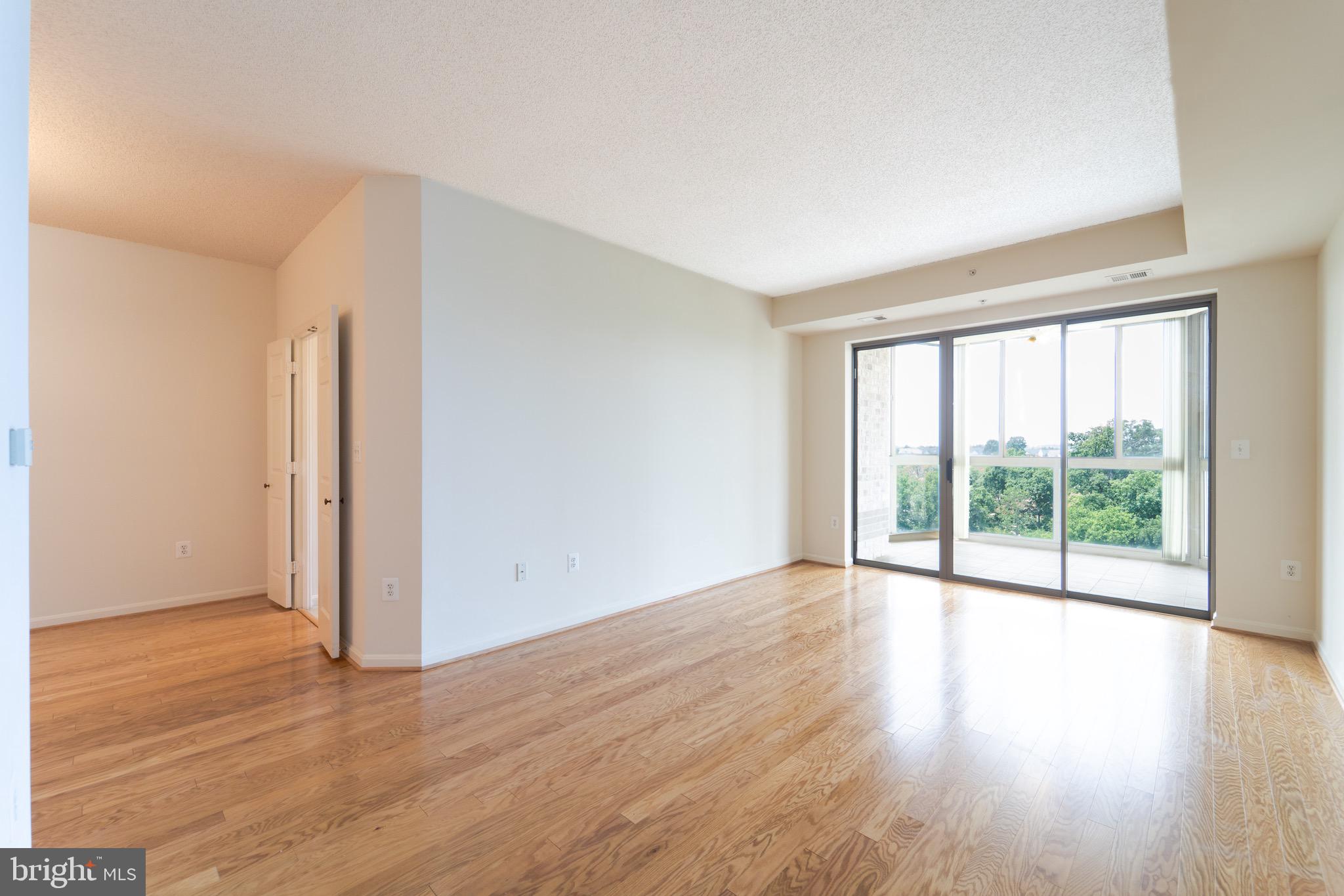 RIVERVIEW AT LANSDOWNE WOODS - Residential