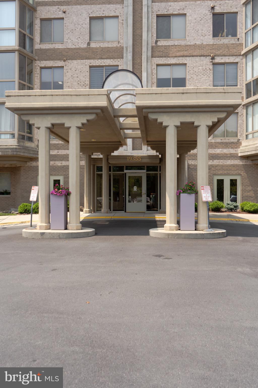 RIVERVIEW AT LANSDOWNE WOODS - Residential