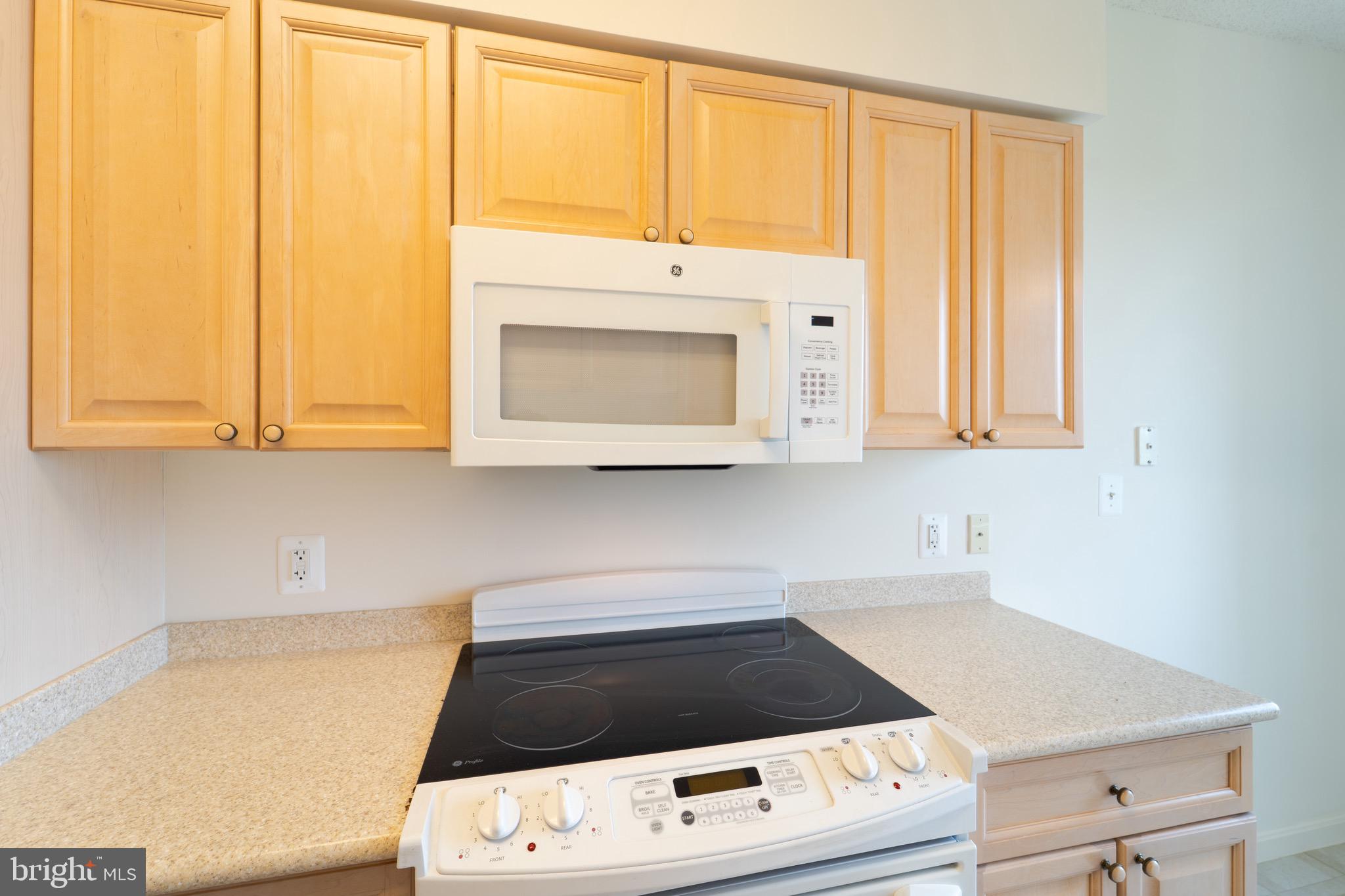 RIVERVIEW AT LANSDOWNE WOODS - Residential