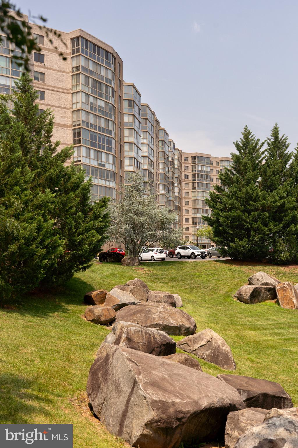 RIVERVIEW AT LANSDOWNE WOODS - Residential