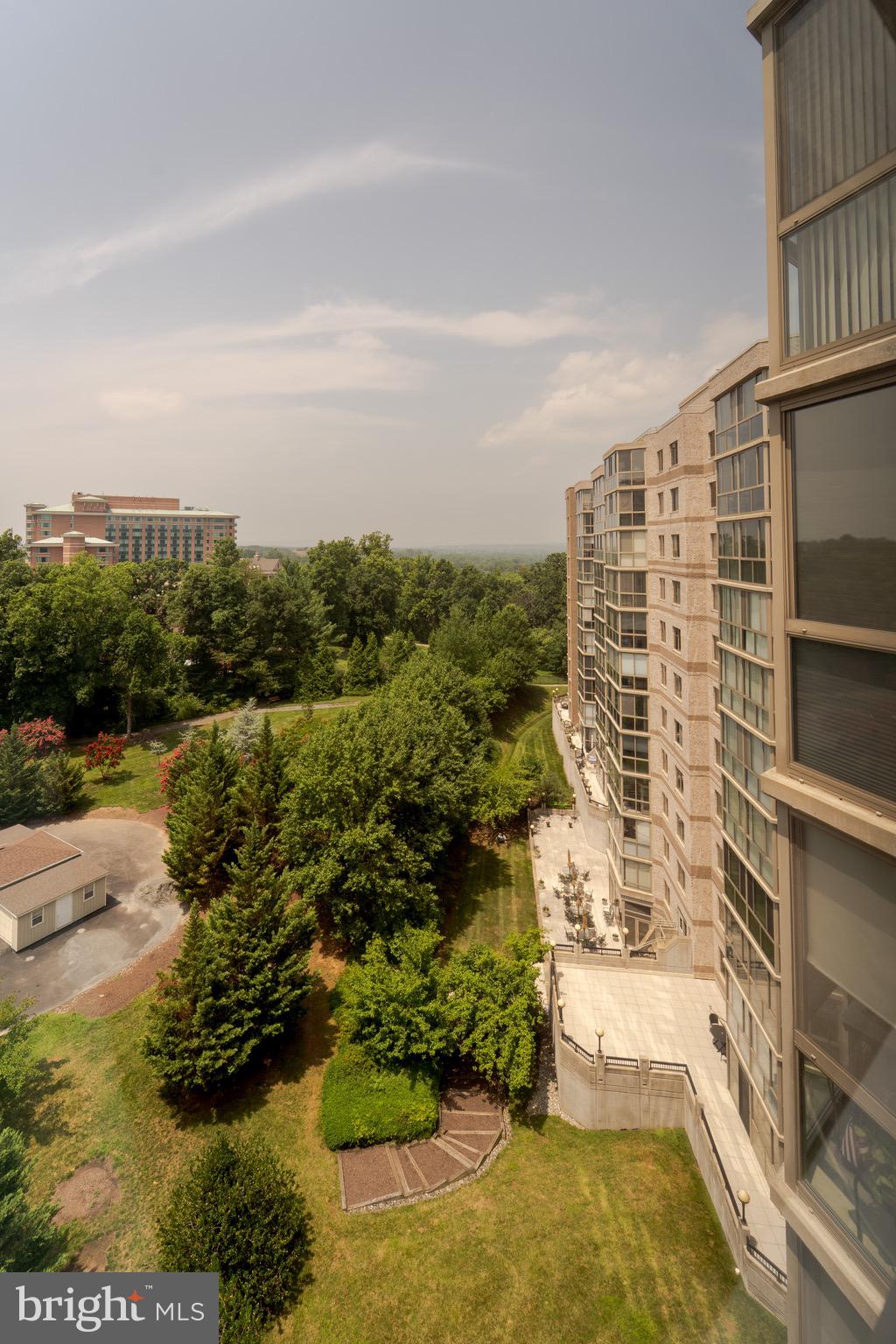 RIVERVIEW AT LANSDOWNE WOODS - Residential