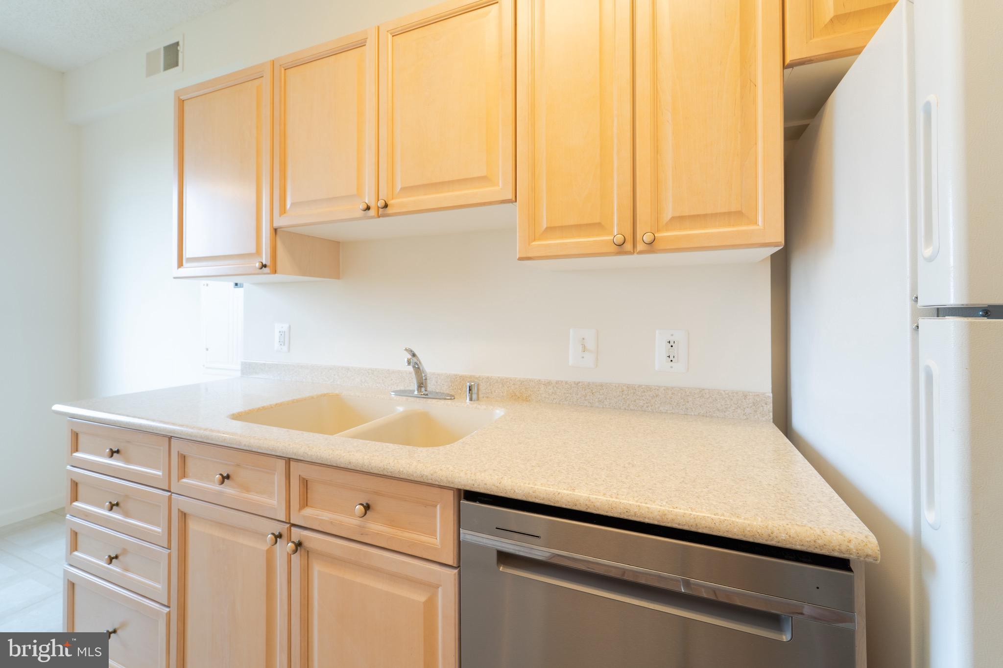 RIVERVIEW AT LANSDOWNE WOODS - Residential