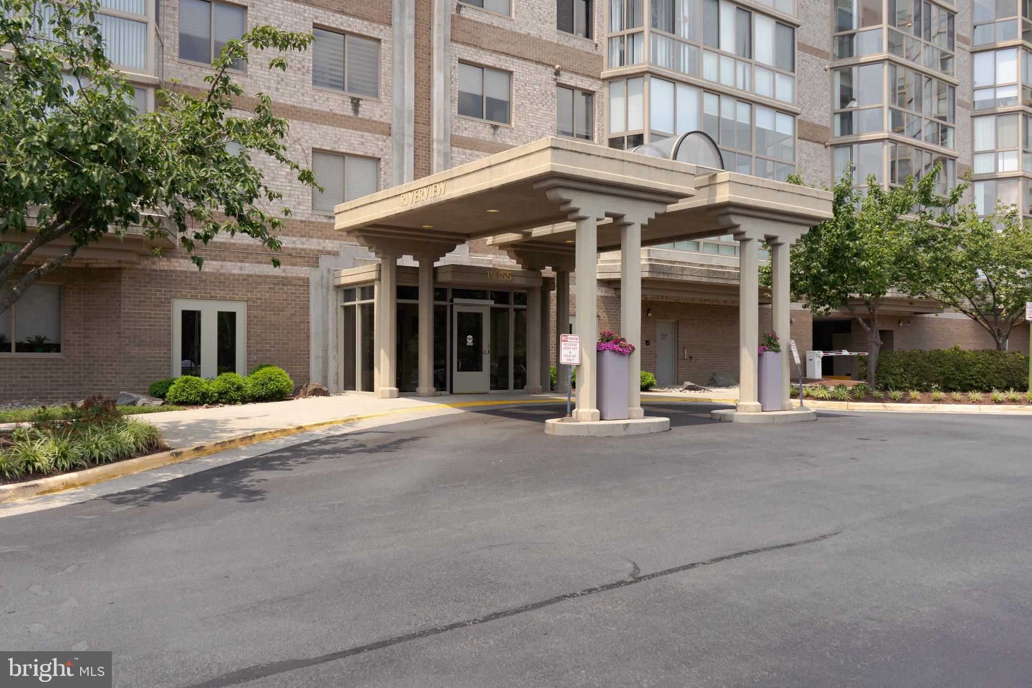 RIVERVIEW AT LANSDOWNE WOODS - Residential