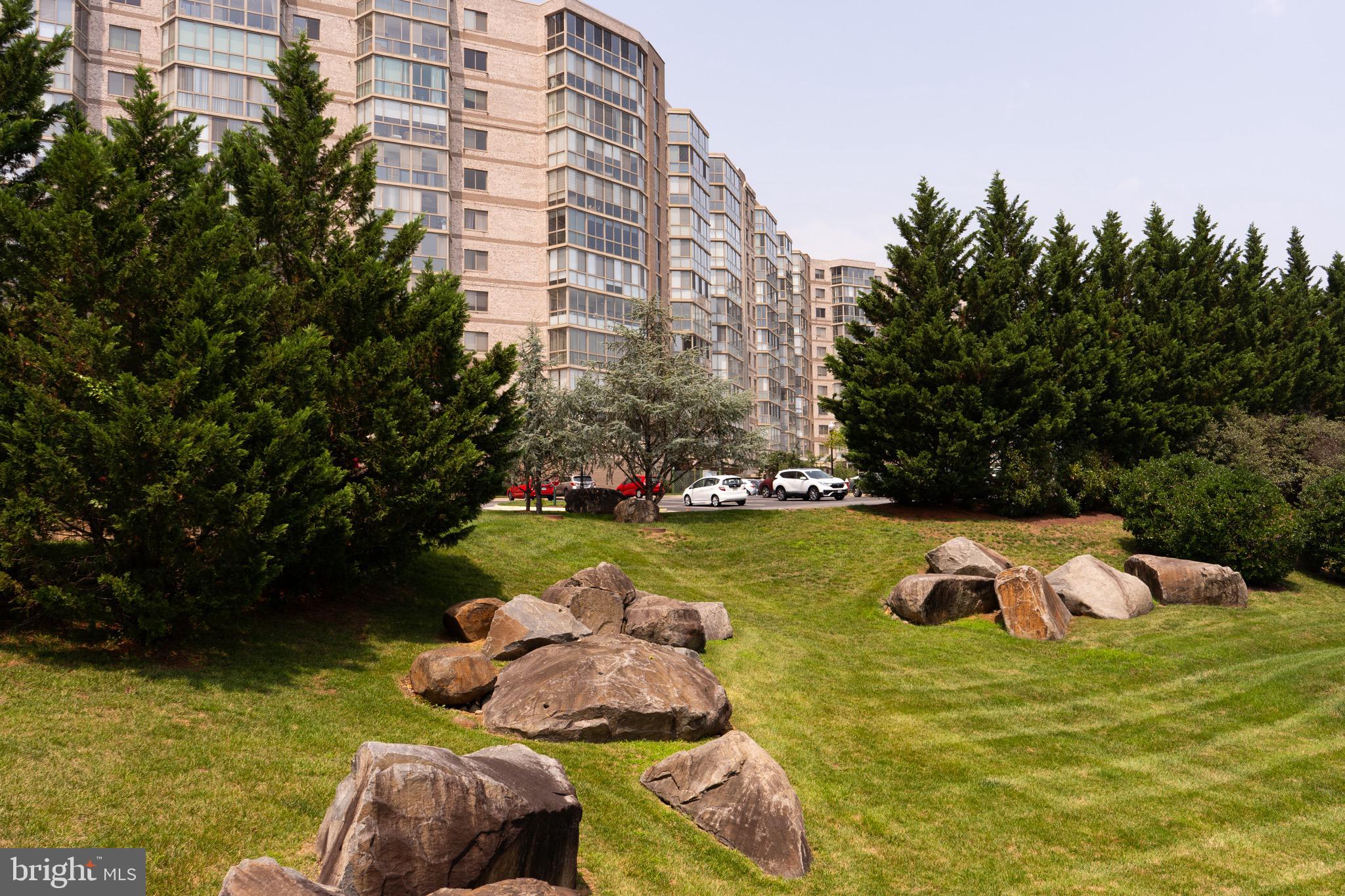 RIVERVIEW AT LANSDOWNE WOODS - Residential