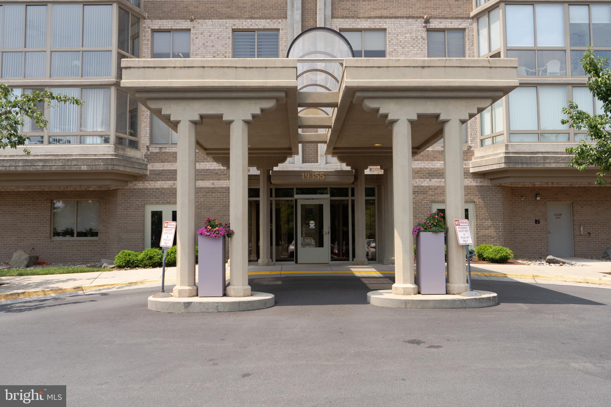 RIVERVIEW AT LANSDOWNE WOODS - Residential