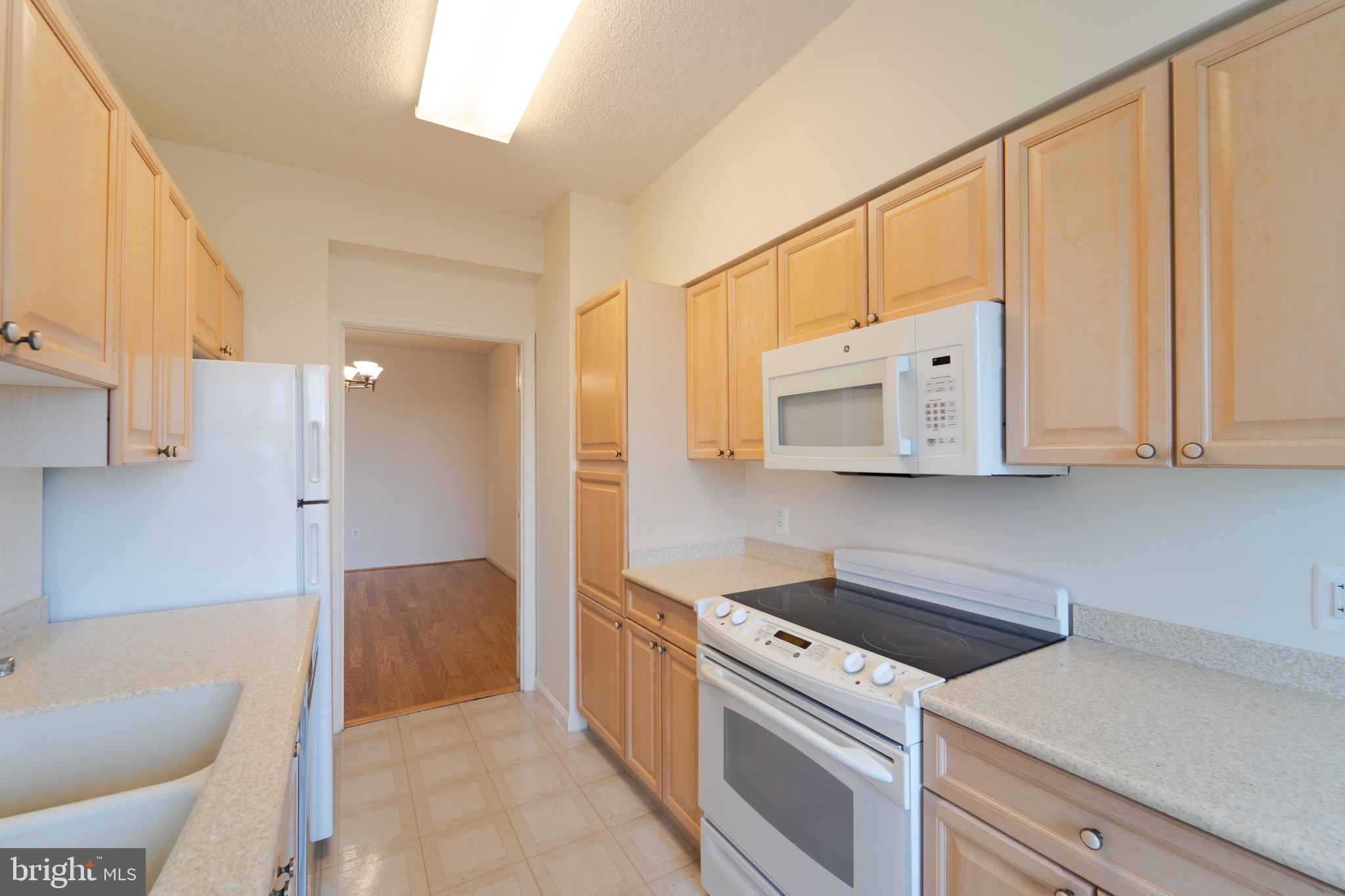 RIVERVIEW AT LANSDOWNE WOODS - Residential