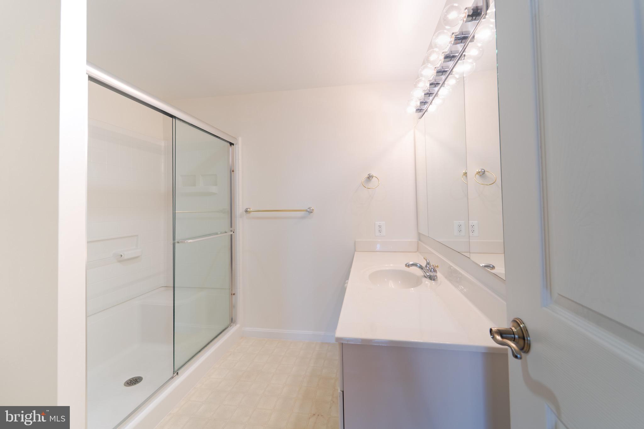 RIVERVIEW AT LANSDOWNE WOODS - Residential