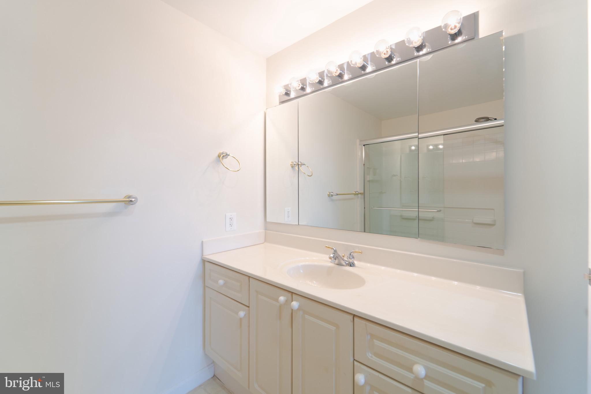 RIVERVIEW AT LANSDOWNE WOODS - Residential