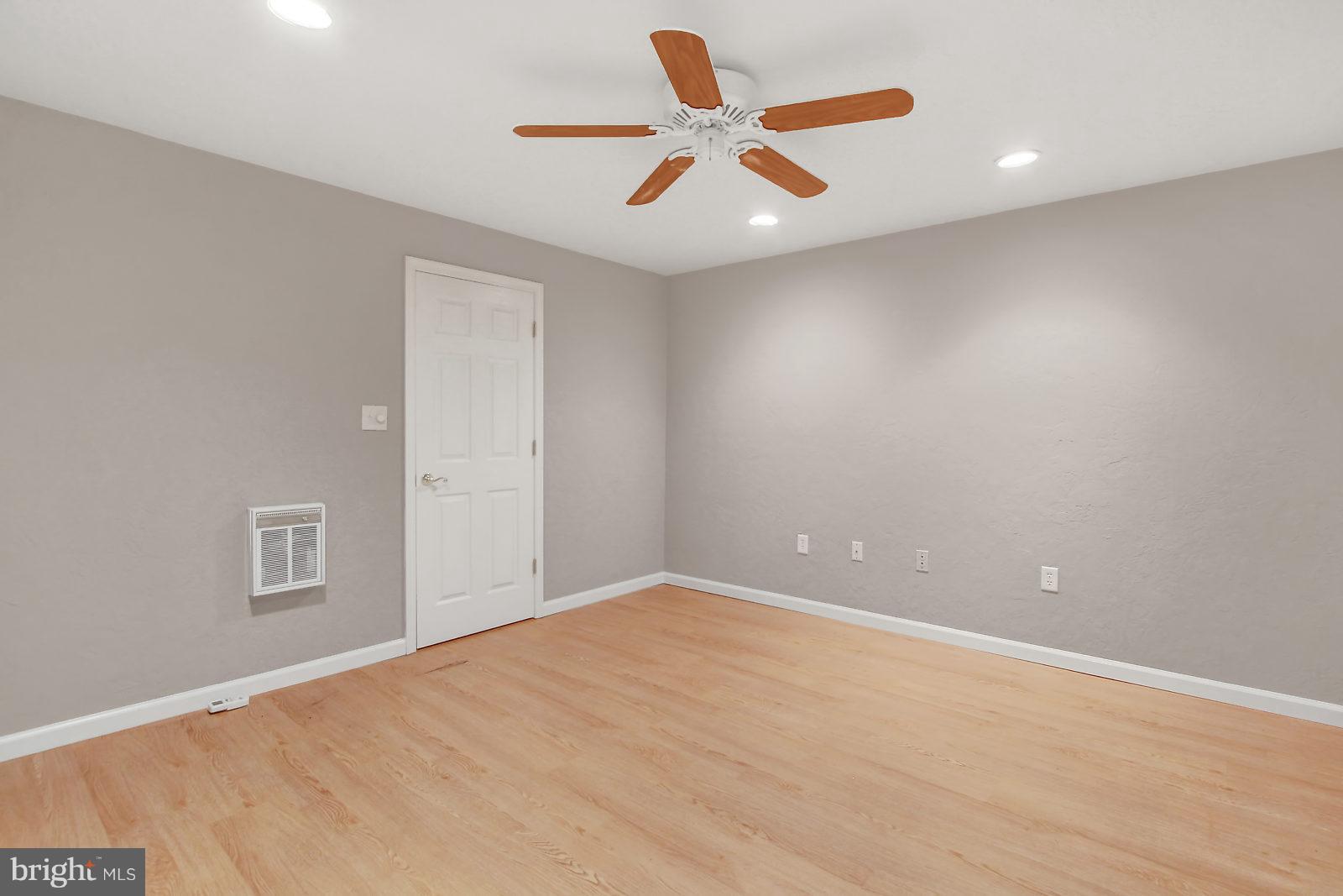 PENN OAKS - Residential