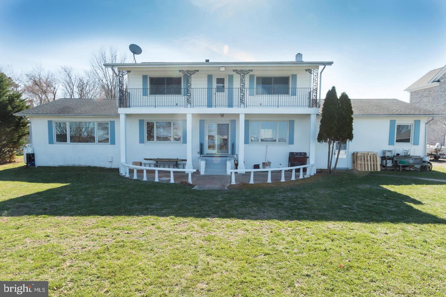 GOLDEN BEACH - Residential Lease