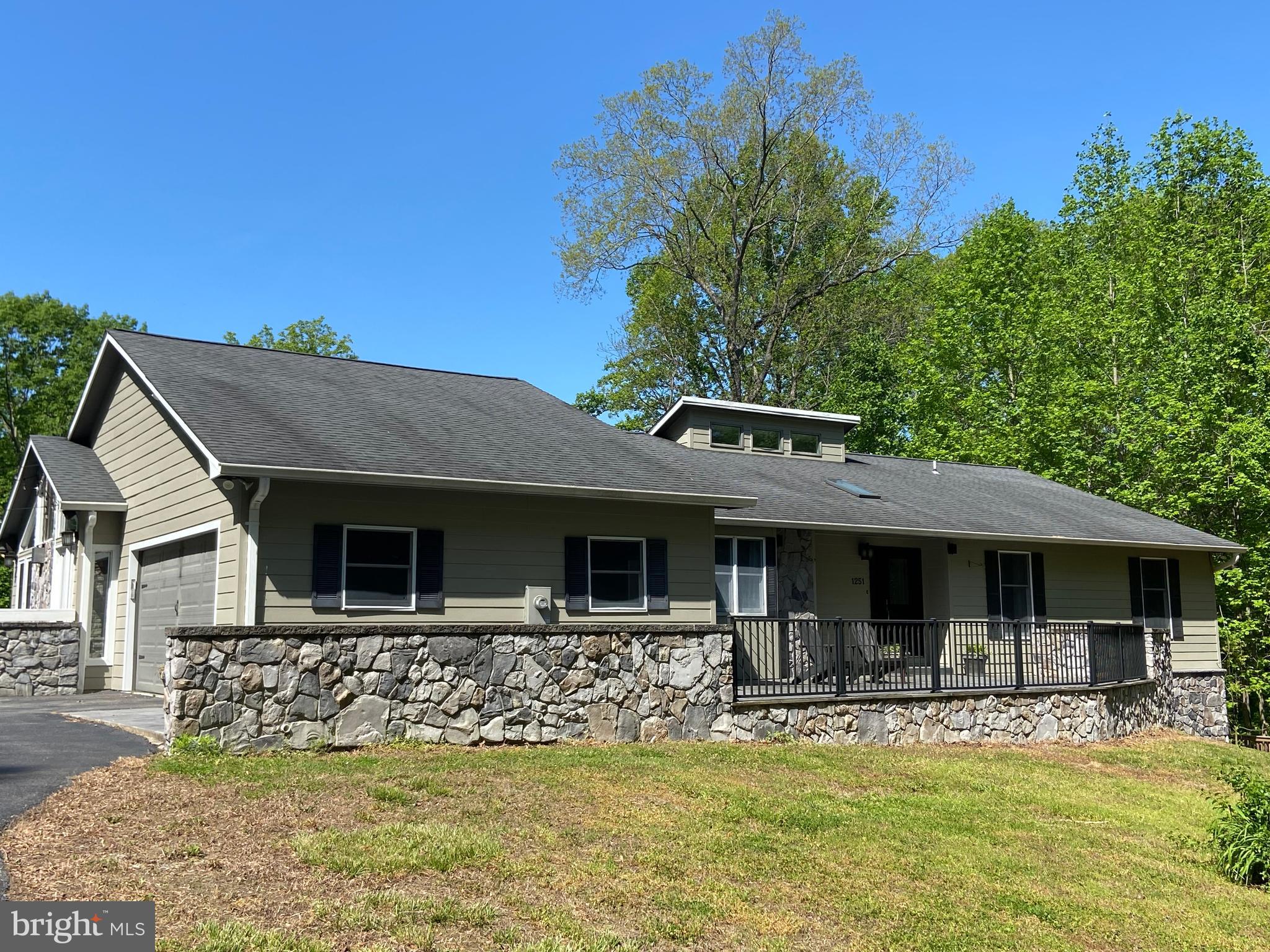 ASPEN WOODS - Residential Lease