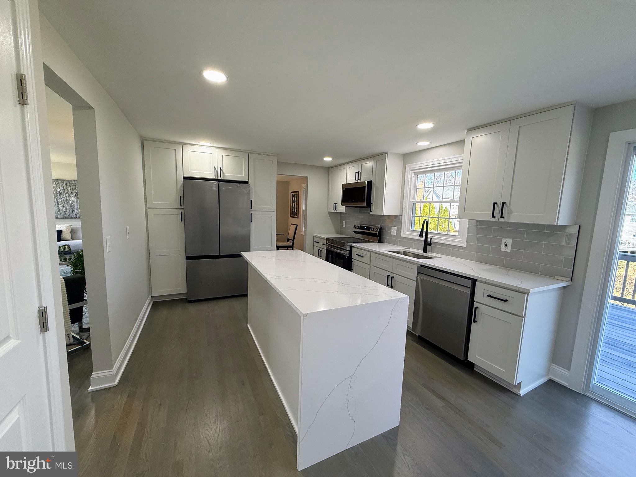 NEWPORT - Residential