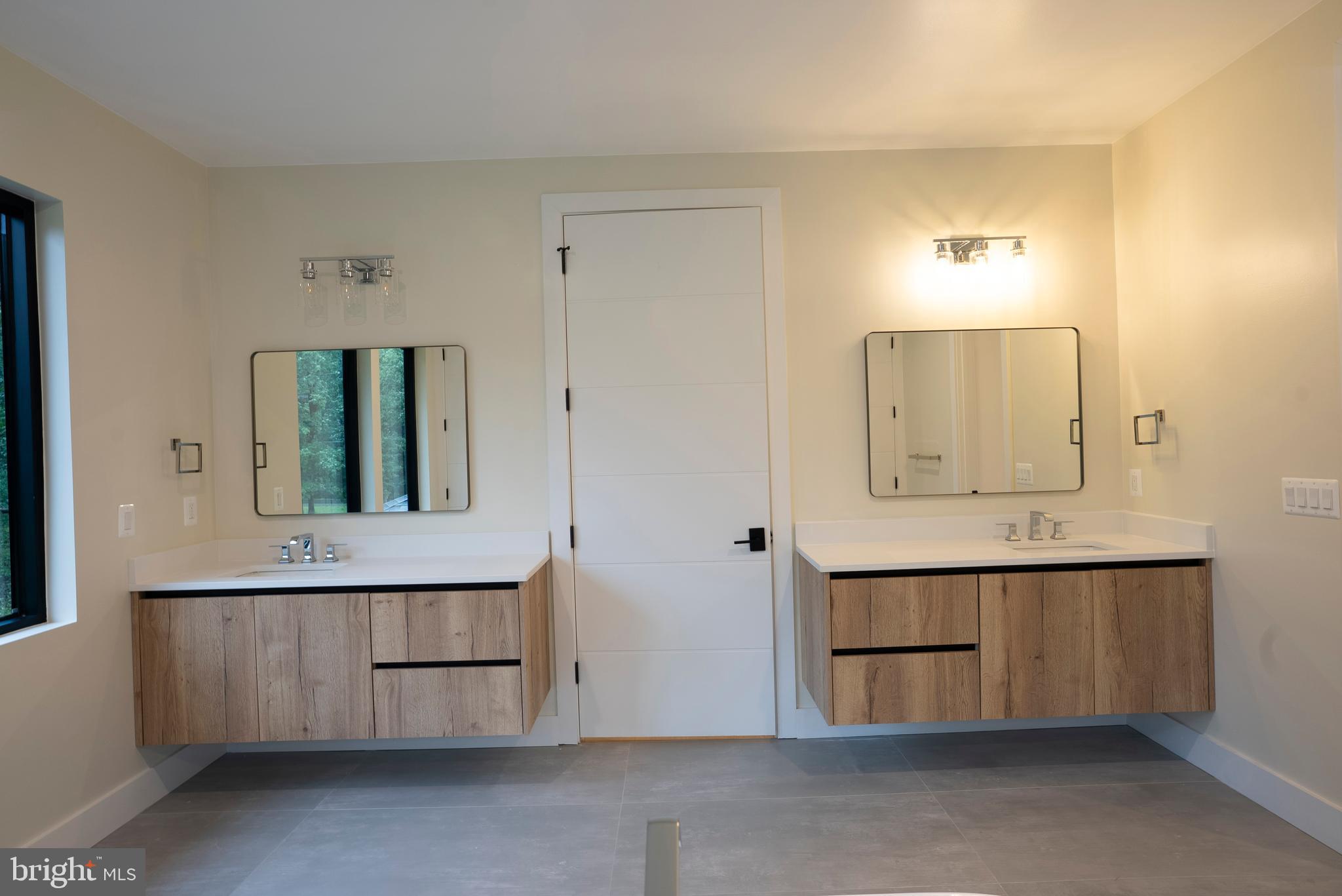 BRADDOCK WOODS - Residential