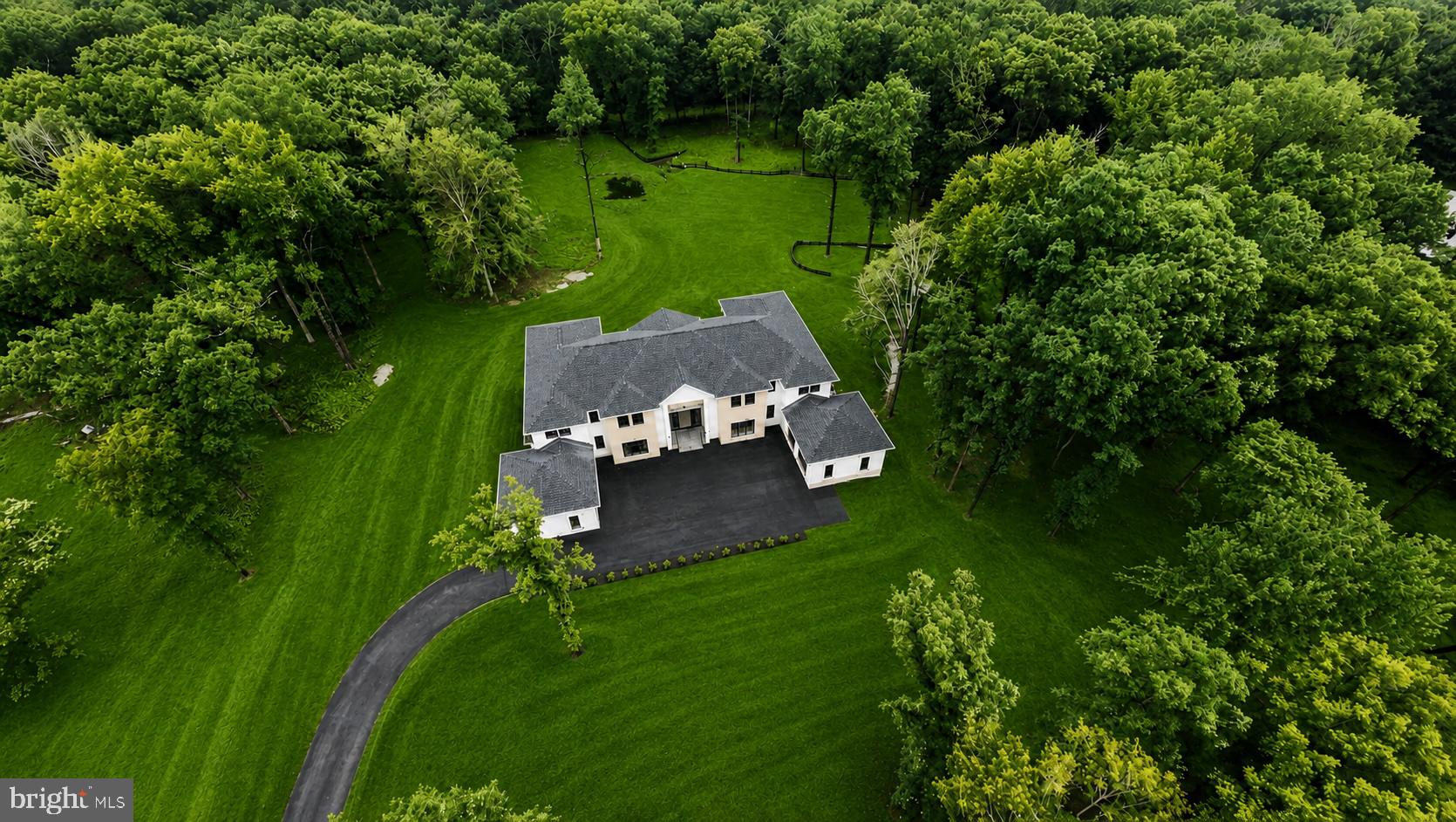 BRADDOCK WOODS - Residential