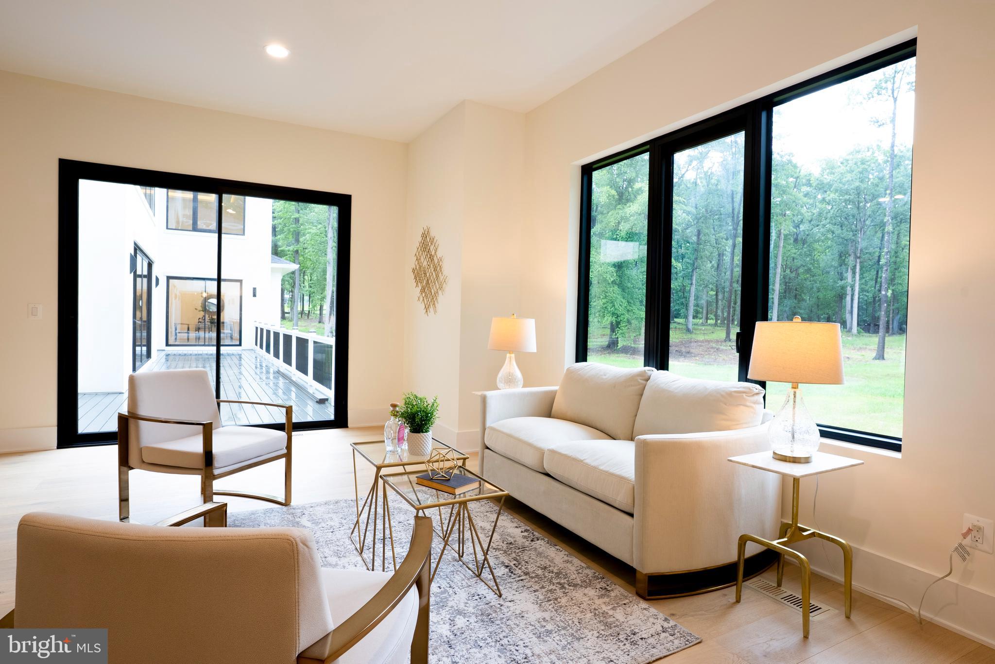 BRADDOCK WOODS - Residential