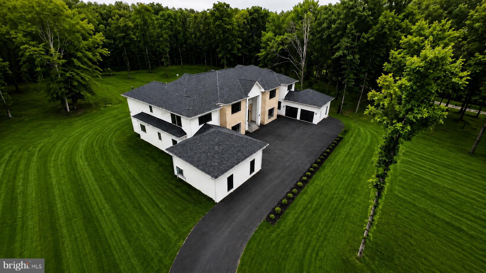 BRADDOCK WOODS - Residential