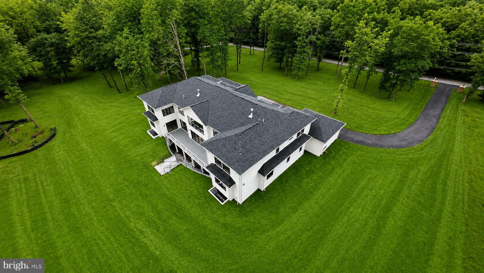 BRADDOCK WOODS - Residential
