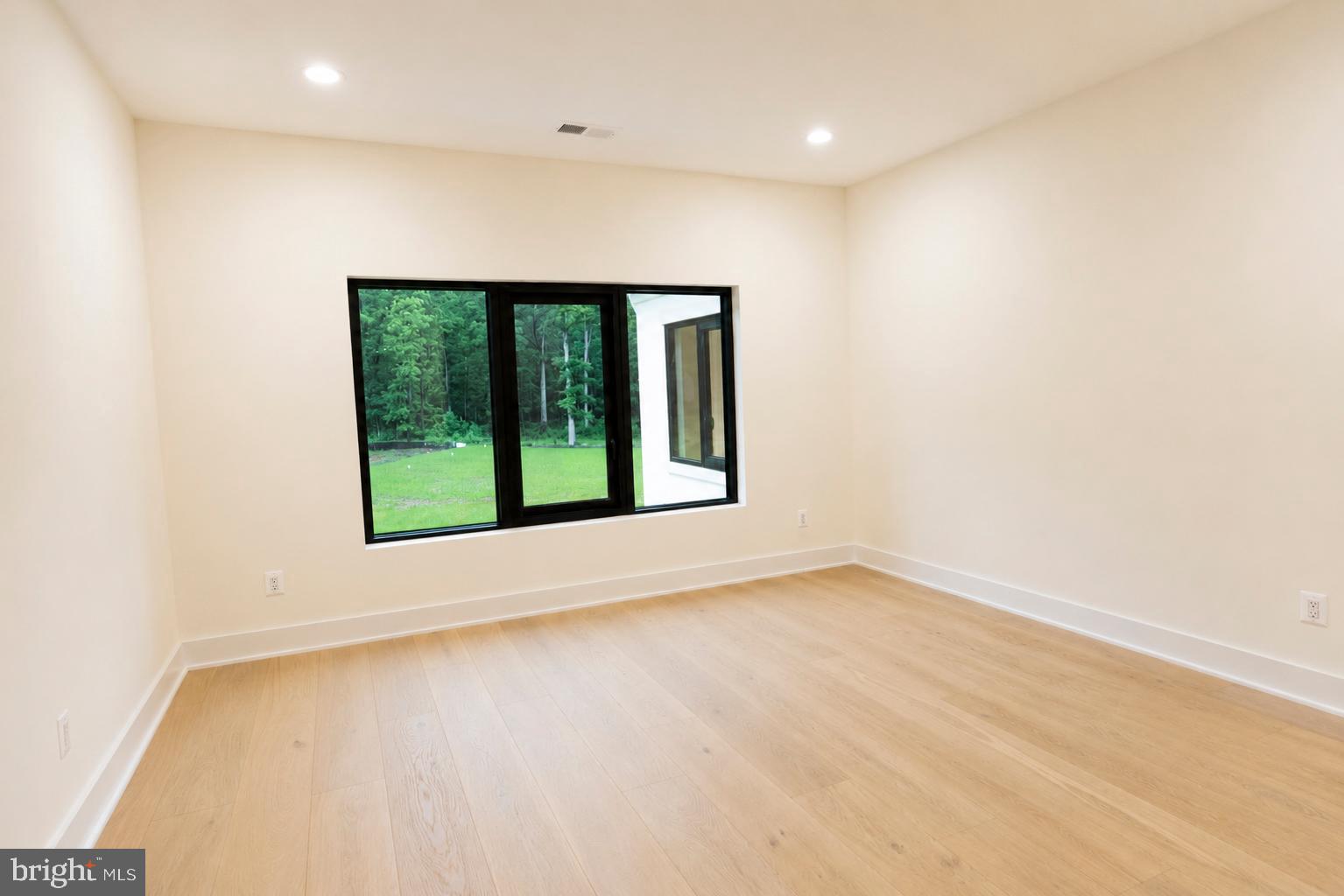 BRADDOCK WOODS - Residential