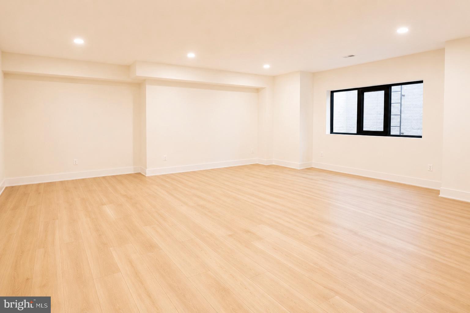 BRADDOCK WOODS - Residential
