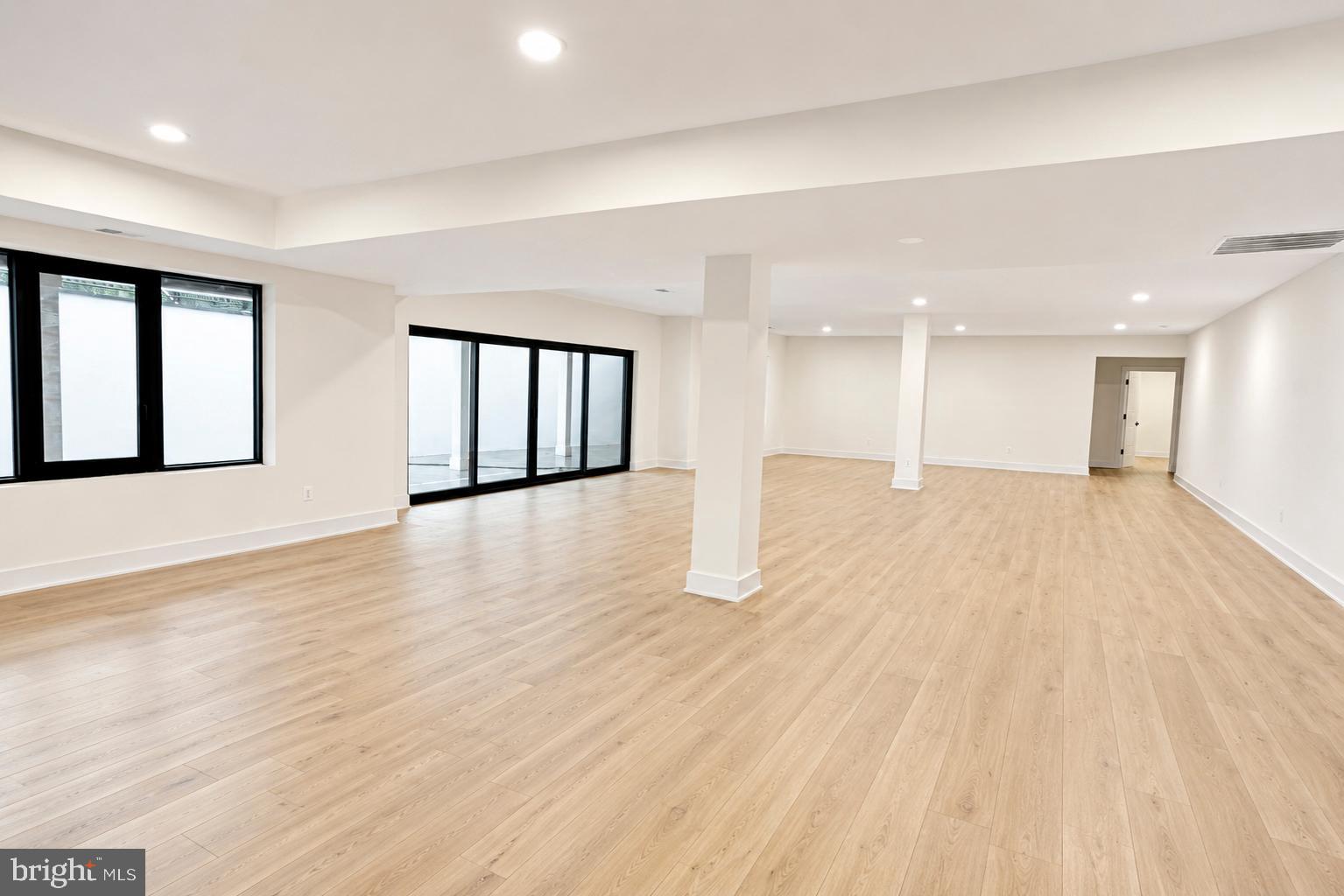 BRADDOCK WOODS - Residential