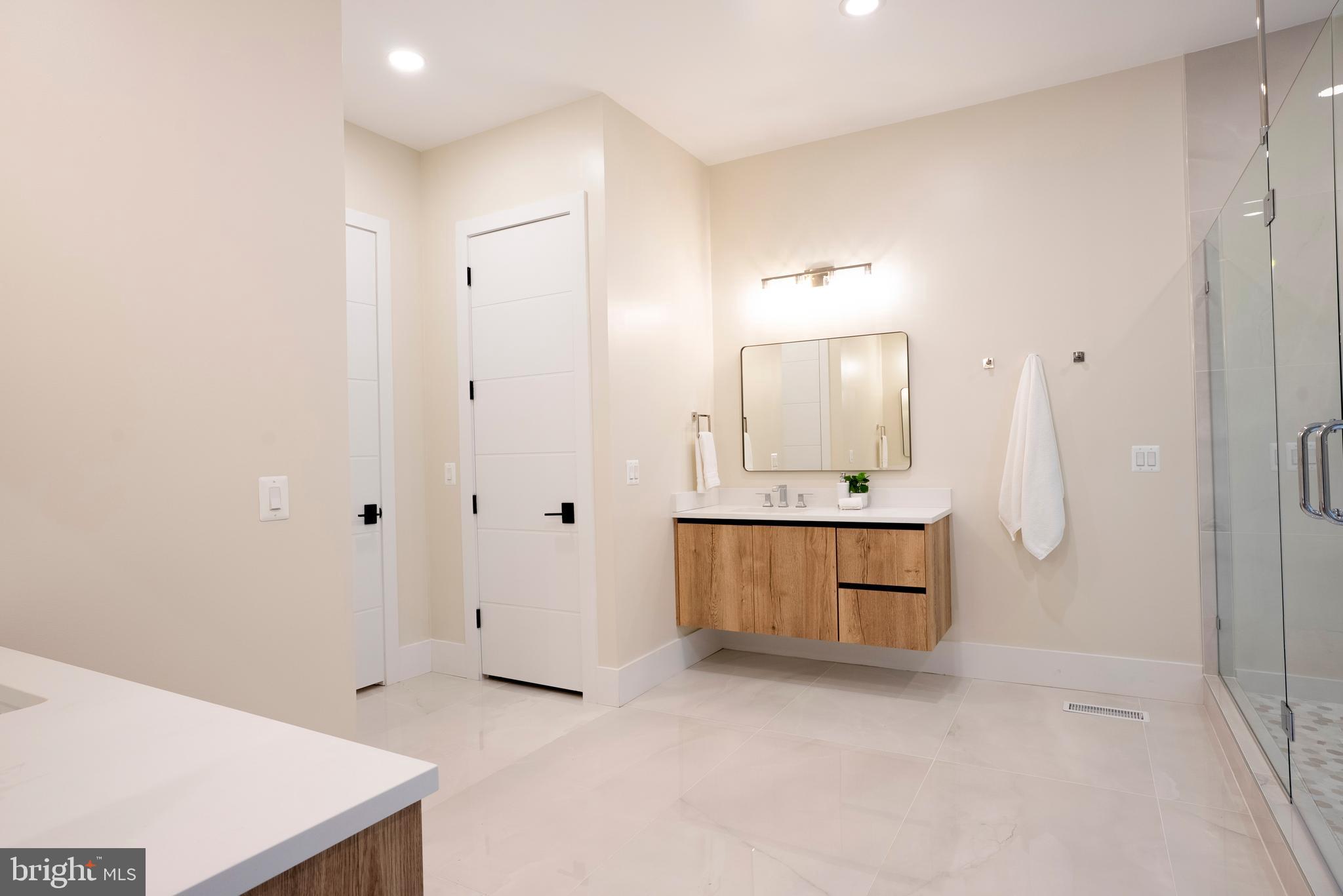 BRADDOCK WOODS - Residential