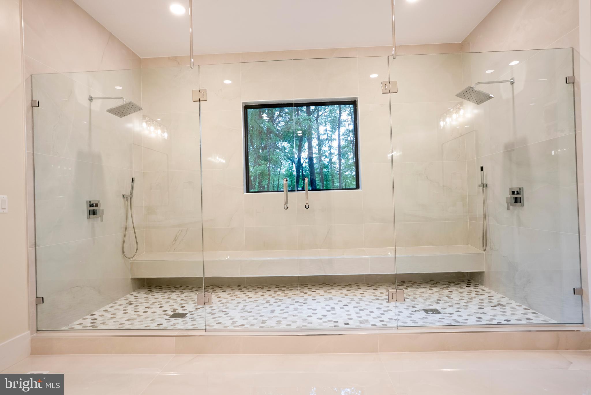 BRADDOCK WOODS - Residential
